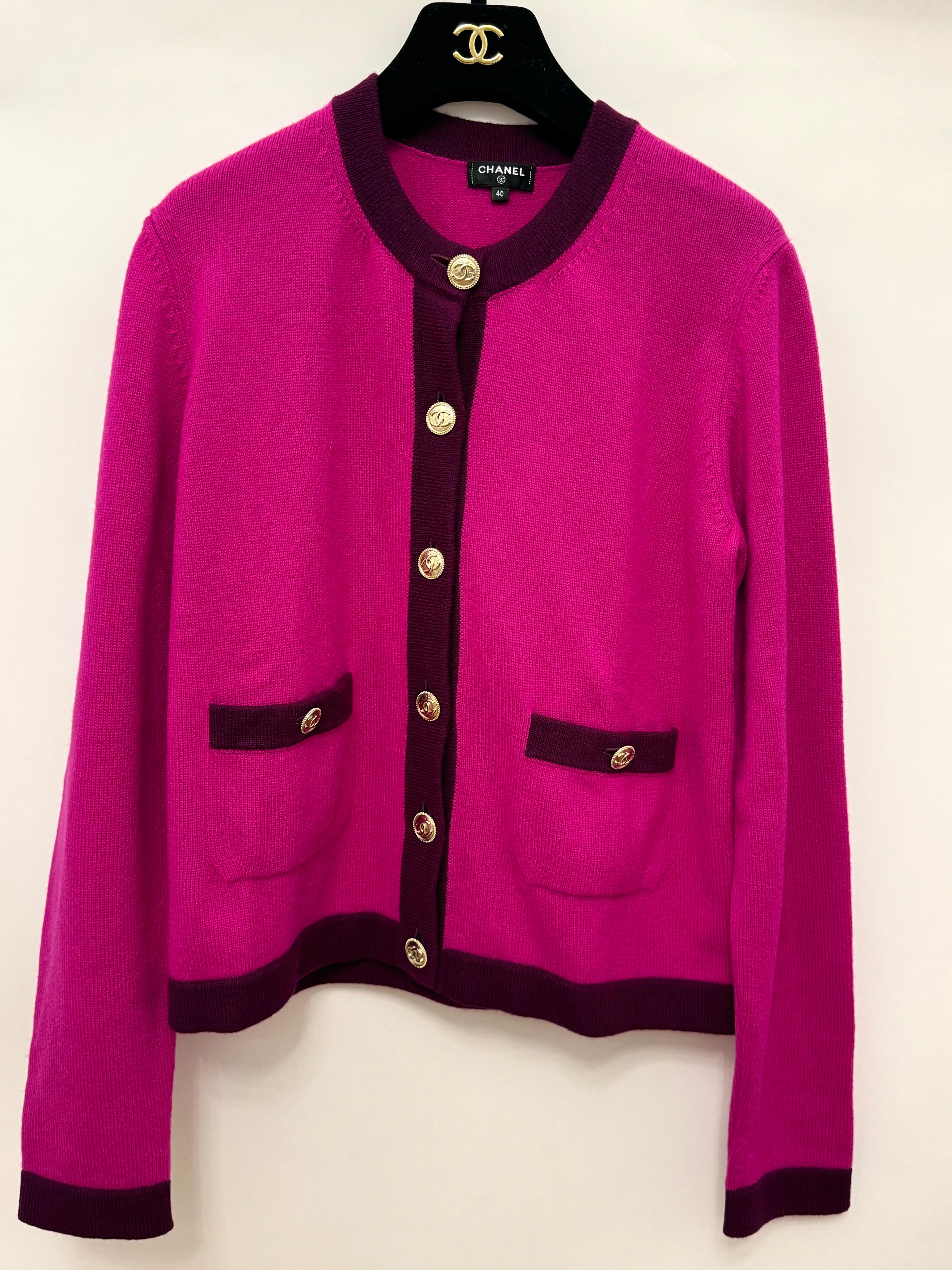 Rouge Chanel métiers d'art Pre Fall 2020 runway cardigan en vente