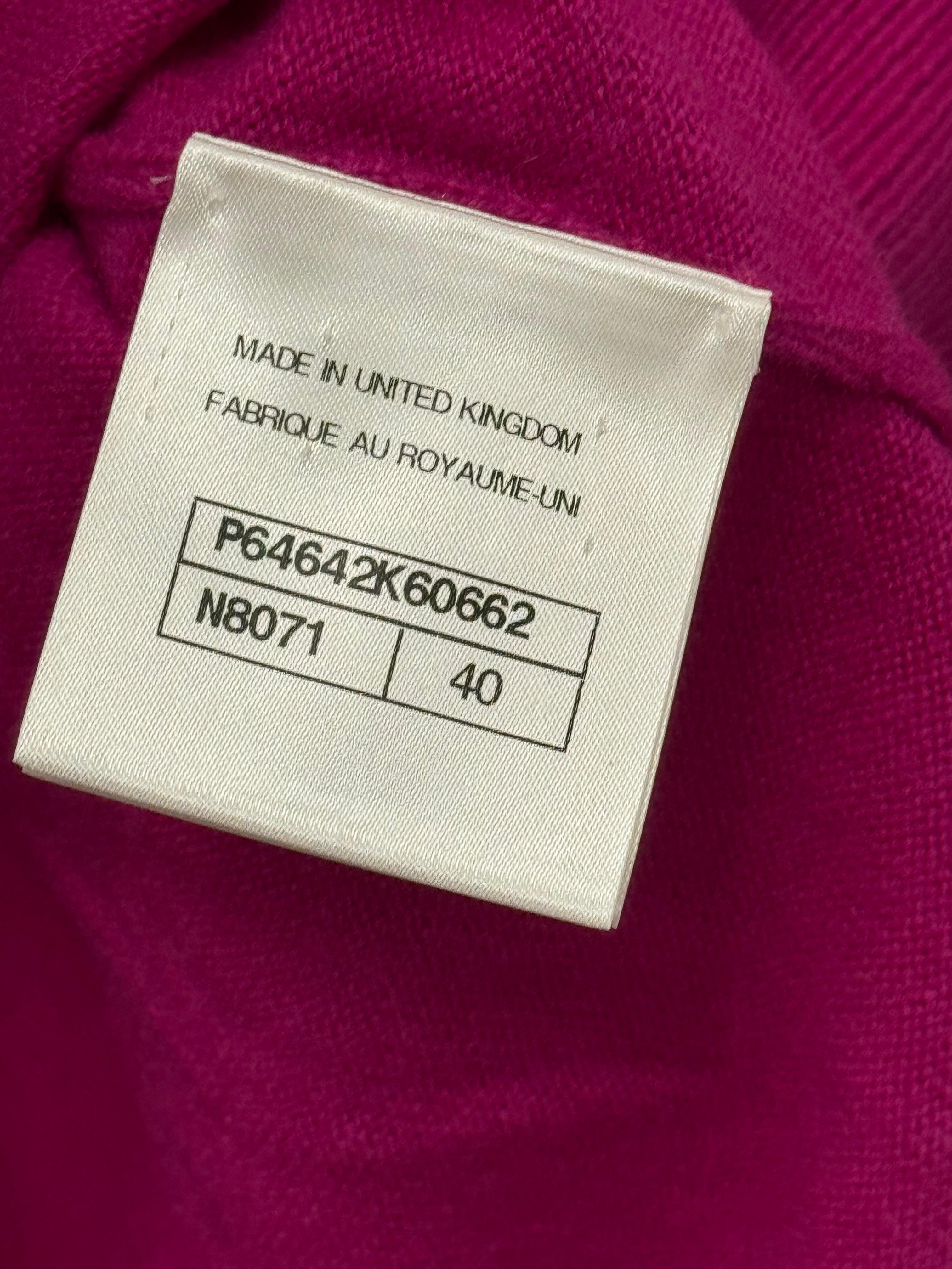 Women's or Men's Chanel métiers d’art Pre Fall 2020 runway short sleeve cashmere cardigan For Sale