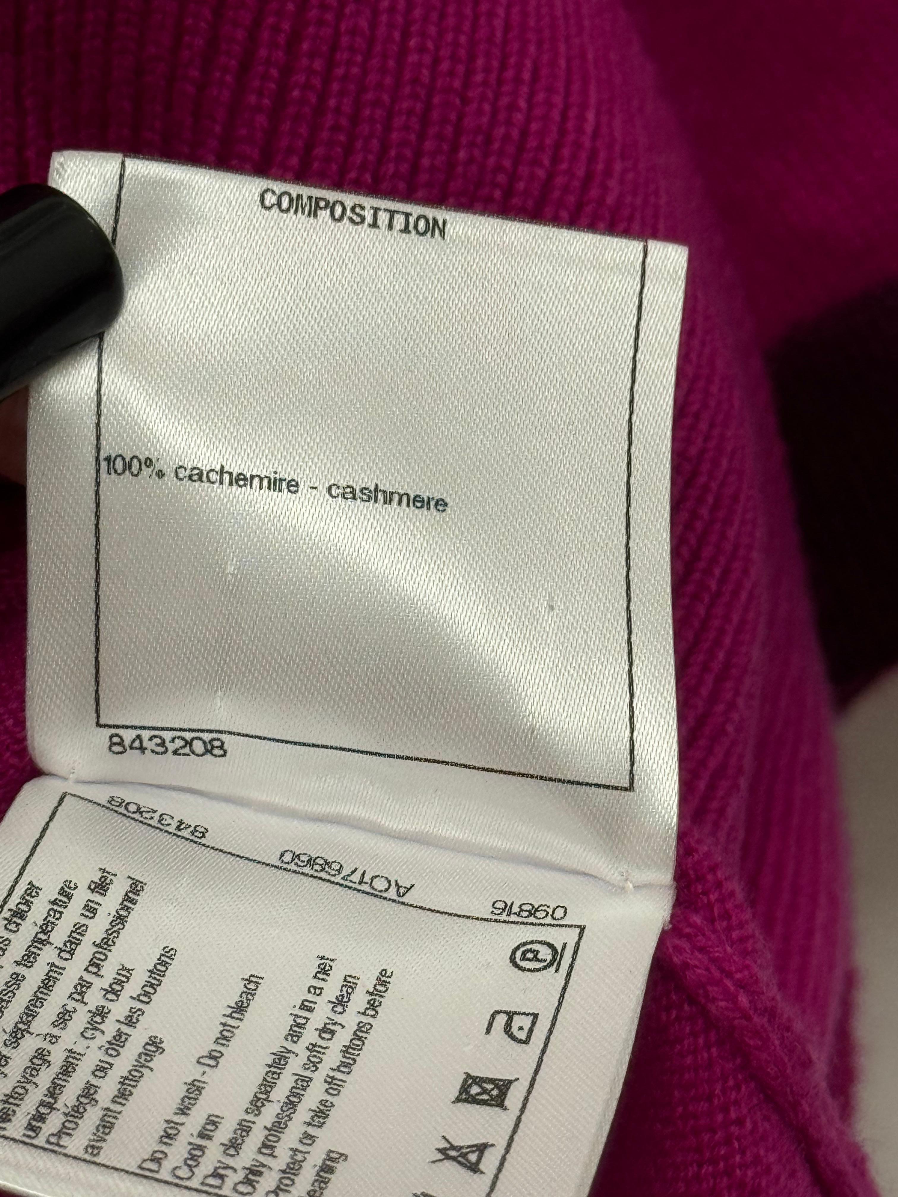 Chanel métiers d’art Pre Fall 2020 runway short sleeve cashmere cardigan For Sale 1