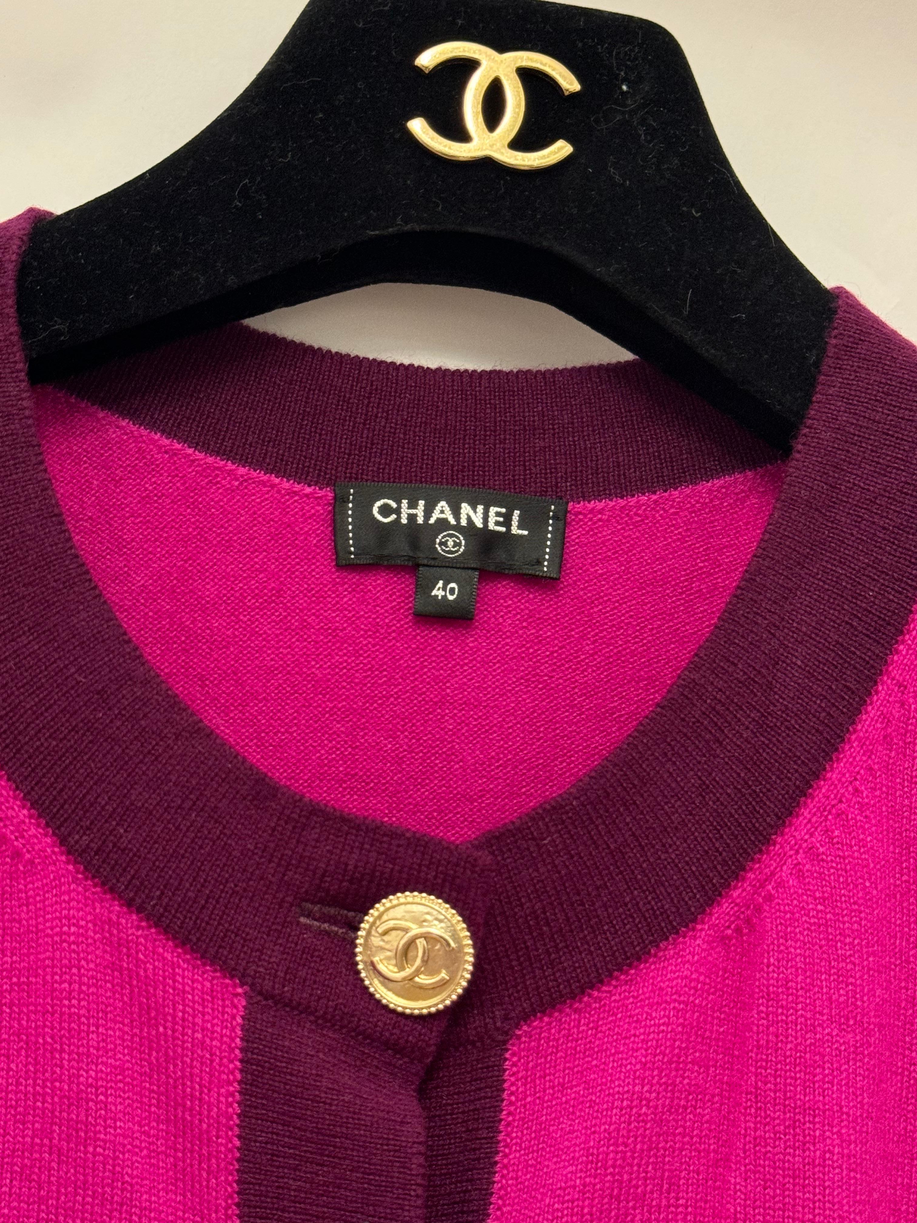Chanel métiers d’art Pre Fall 2020 runway short sleeve cashmere cardigan For Sale 4