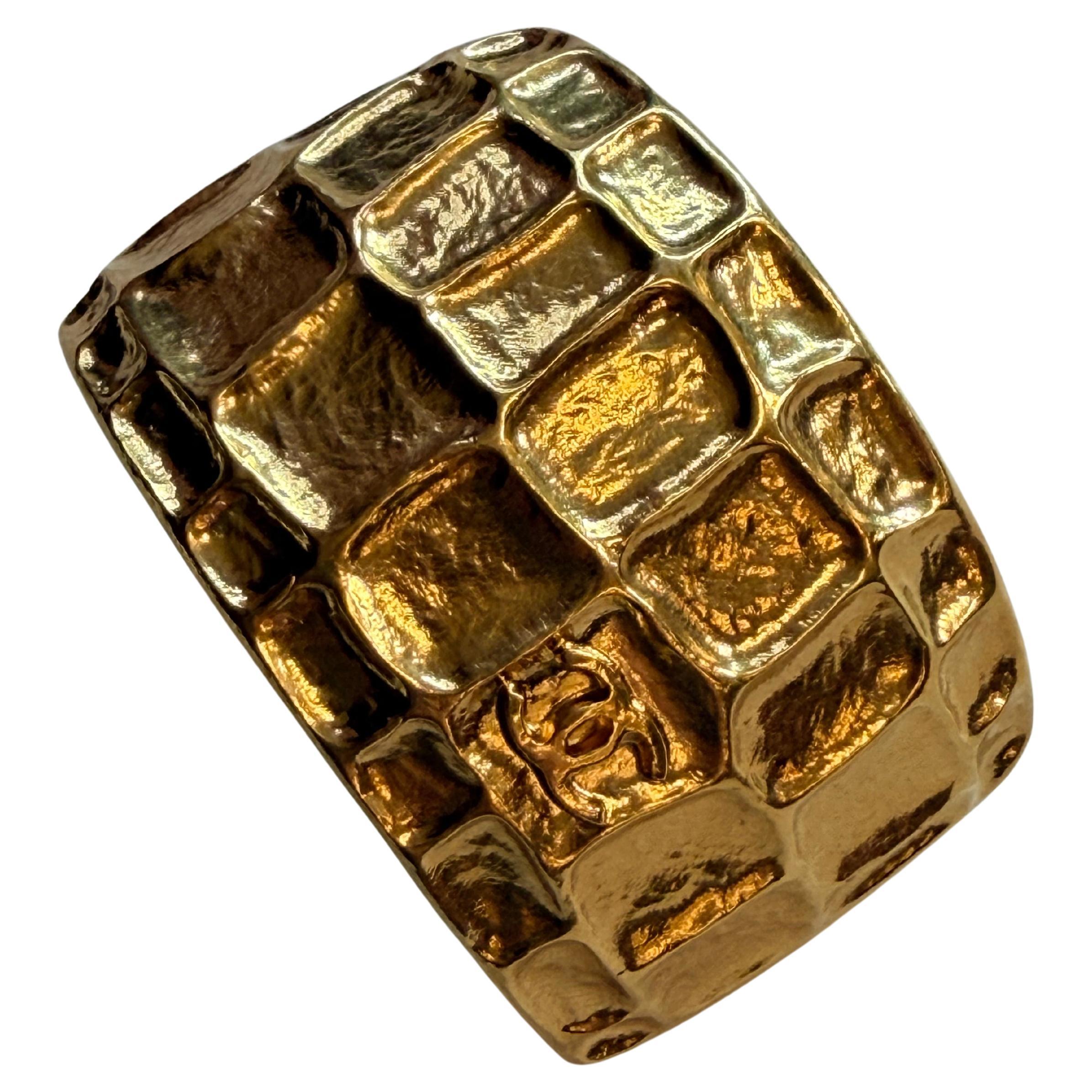 Chanel Metiers D
Arte Egypt Collection 2019 Cuff Bracelet in vendita