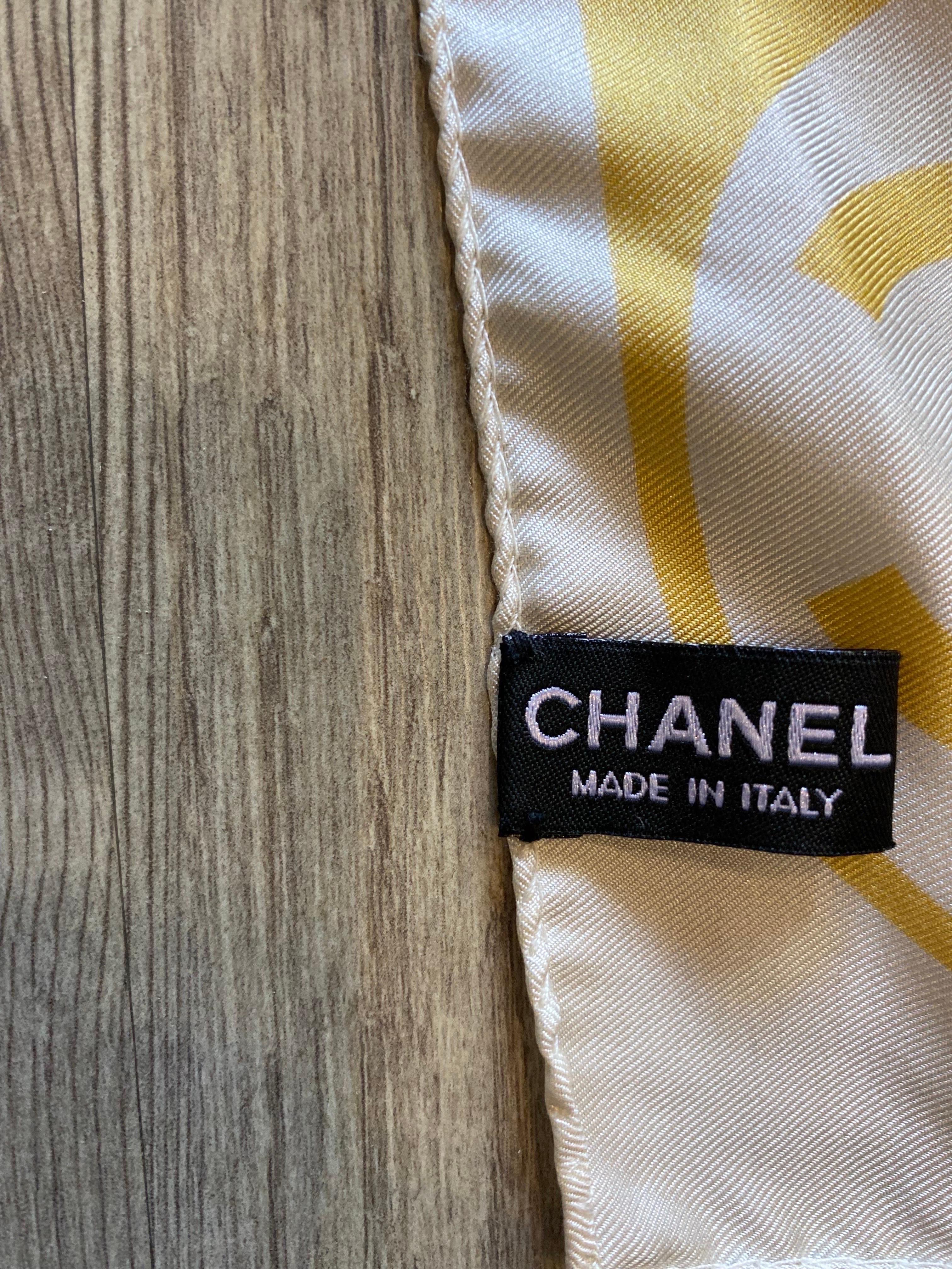 Chanel Miami silk scarf foulard In New Condition In Carnate, IT