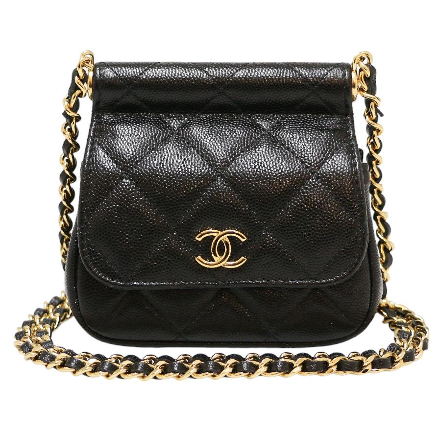 Wonderful black CHANEL micro bag in caviar leather
Condition: never worn
Made in Italy
Gender: unisex
Material: grained calf leather (caviar)
Interior: beige leather
Color: black
Dimensions: 12 x 8 x 4.5 cm
Shoulder strap: 112 cm
Hologram: