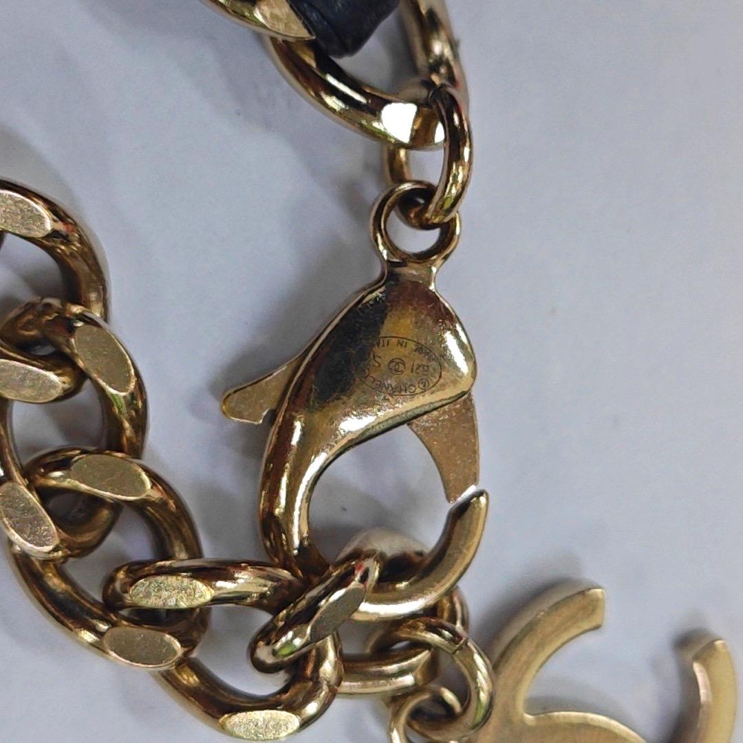 Chanel Micro Flap Bag Charm Collar Gargantilla con Cadena Matelasse en venta 1