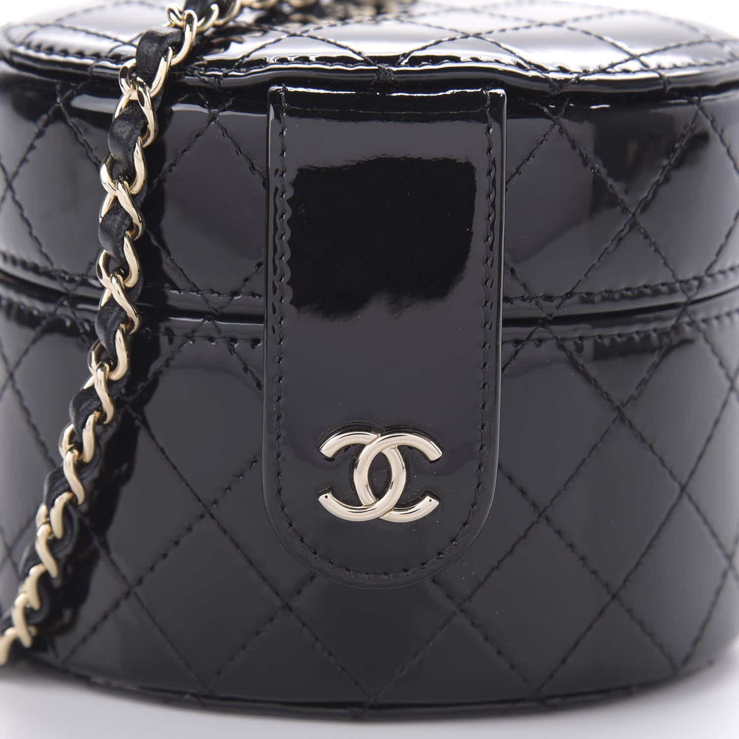 Chanel Micro Mini Schwarze Crossbody-Tasche aus gestepptem Lackleder mit Schmuckkästchen im Angebot 4