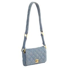 Chanel Micro Mini Blue Jean Denim Classic Flap Borsa da passerella
