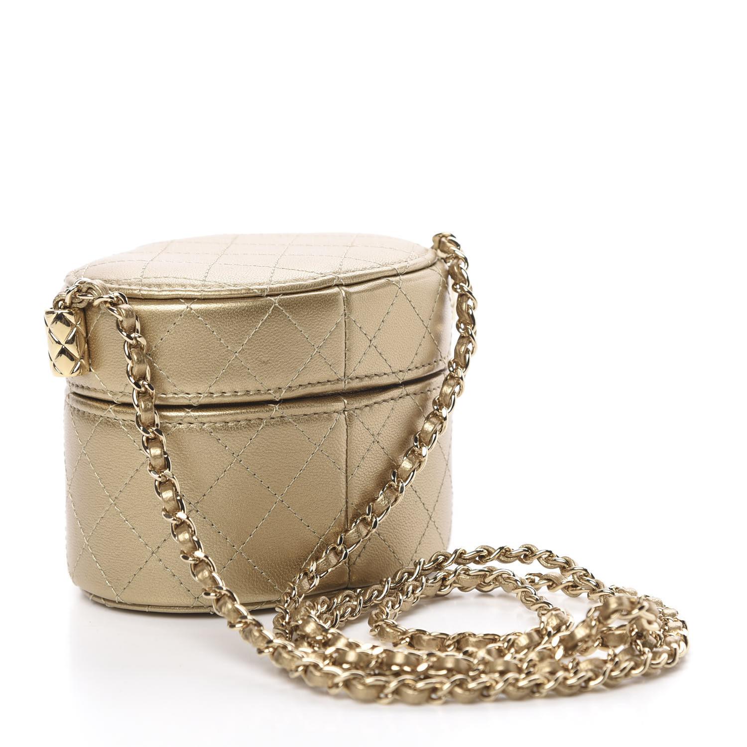Chanel Micro Mini Gold gesteppte Lammfell-Leder-Schmuckkästchen-Umhängetasche im Zustand „Hervorragend“ im Angebot in Miami, FL