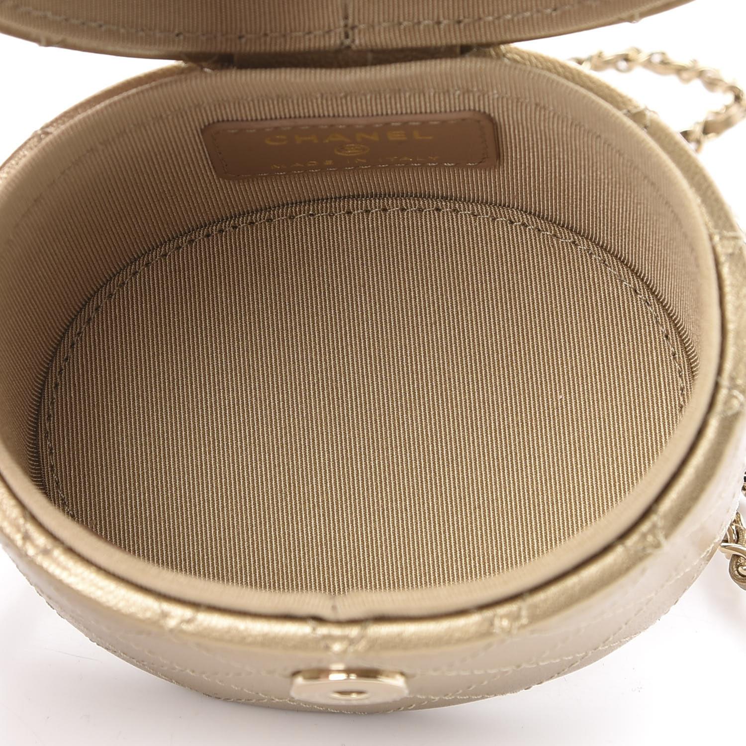 Chanel Micro Mini Gold gesteppte Lammfell-Leder-Schmuckkästchen-Umhängetasche im Angebot 1