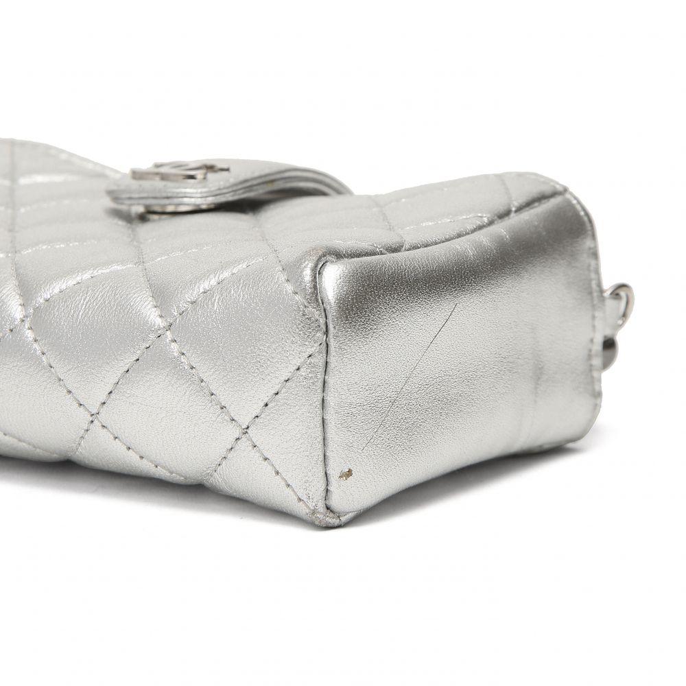 Chanel micro  silver calf leather shoulder bag In Excellent Condition In Capri, IT