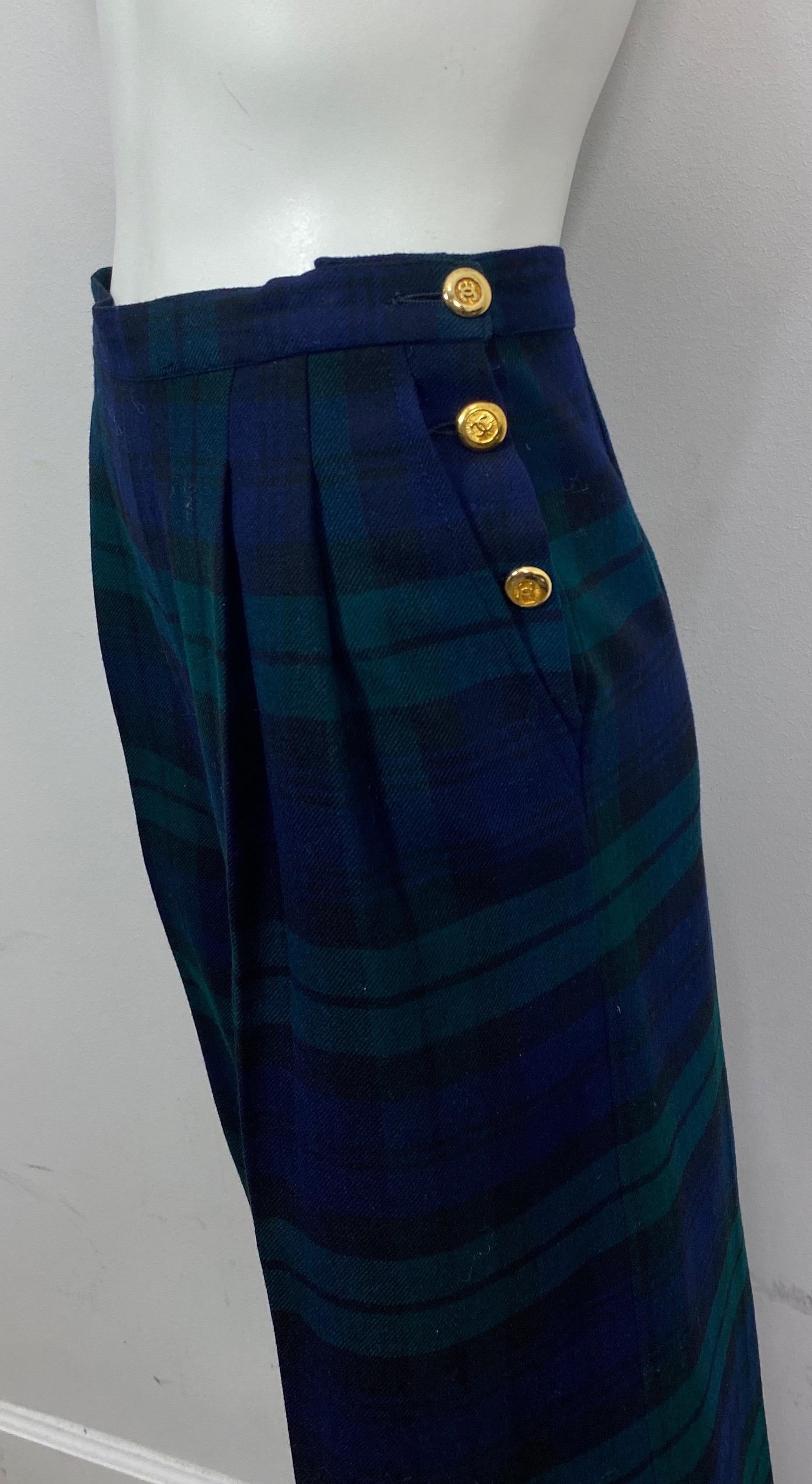 Women's Chanel Mid 1980’s Navy and Green Plaid Double Pleated Wool Pants-Size 36 For Sale
