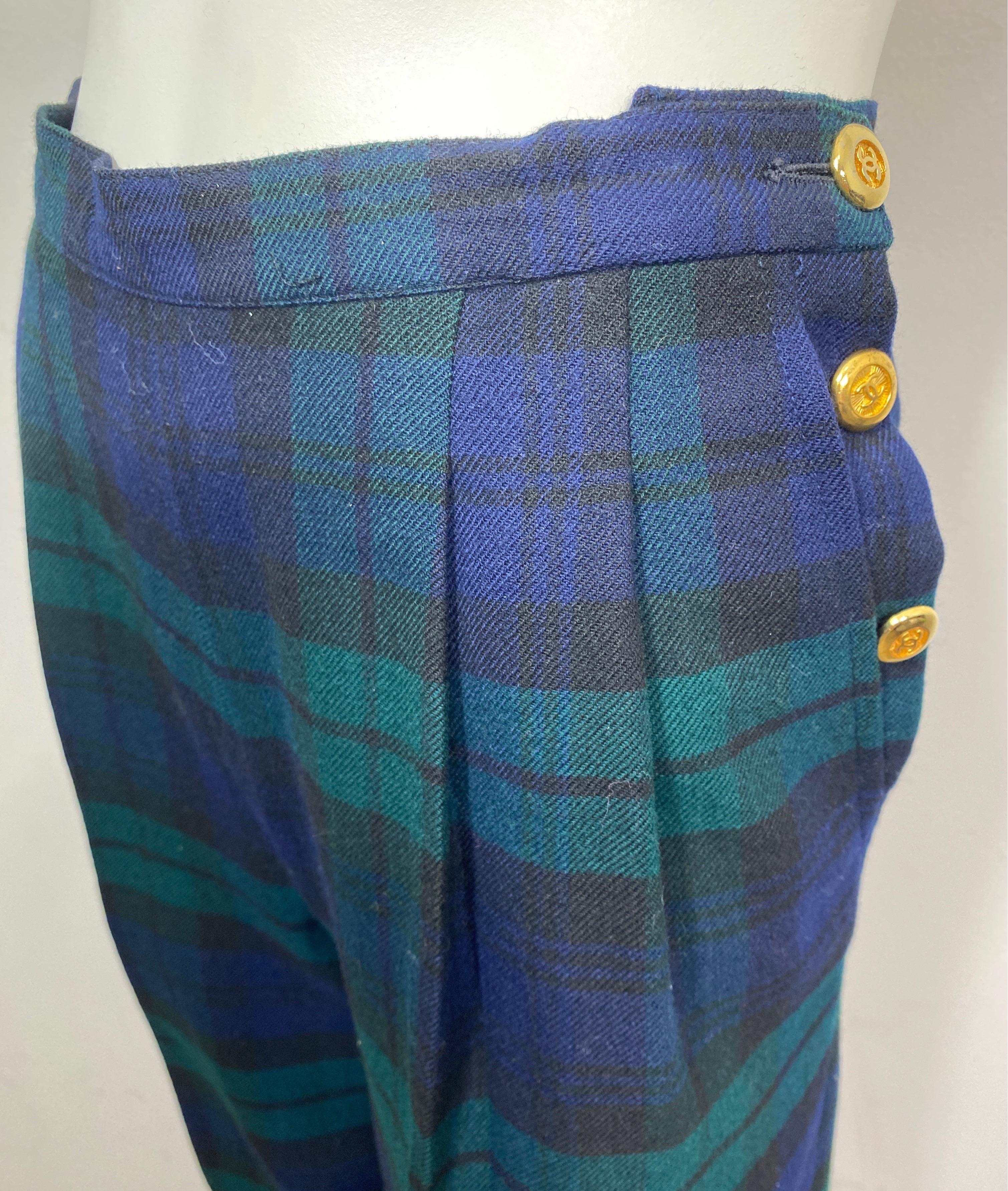 Chanel Mid 1980’s Navy and Green Plaid Double Pleated Wool Pants-Size 36 For Sale 2