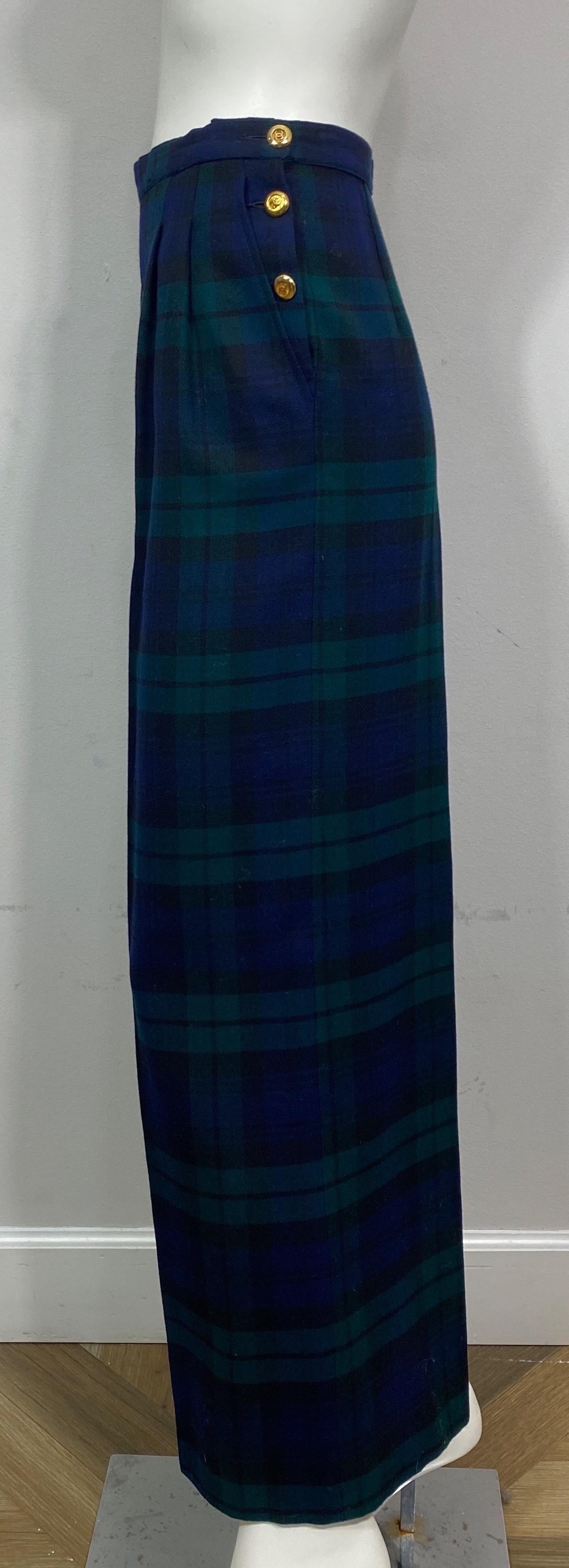 Chanel Mid 1980’s Navy and Green Plaid Double Pleated Wool Pants-Size 36 For Sale 3