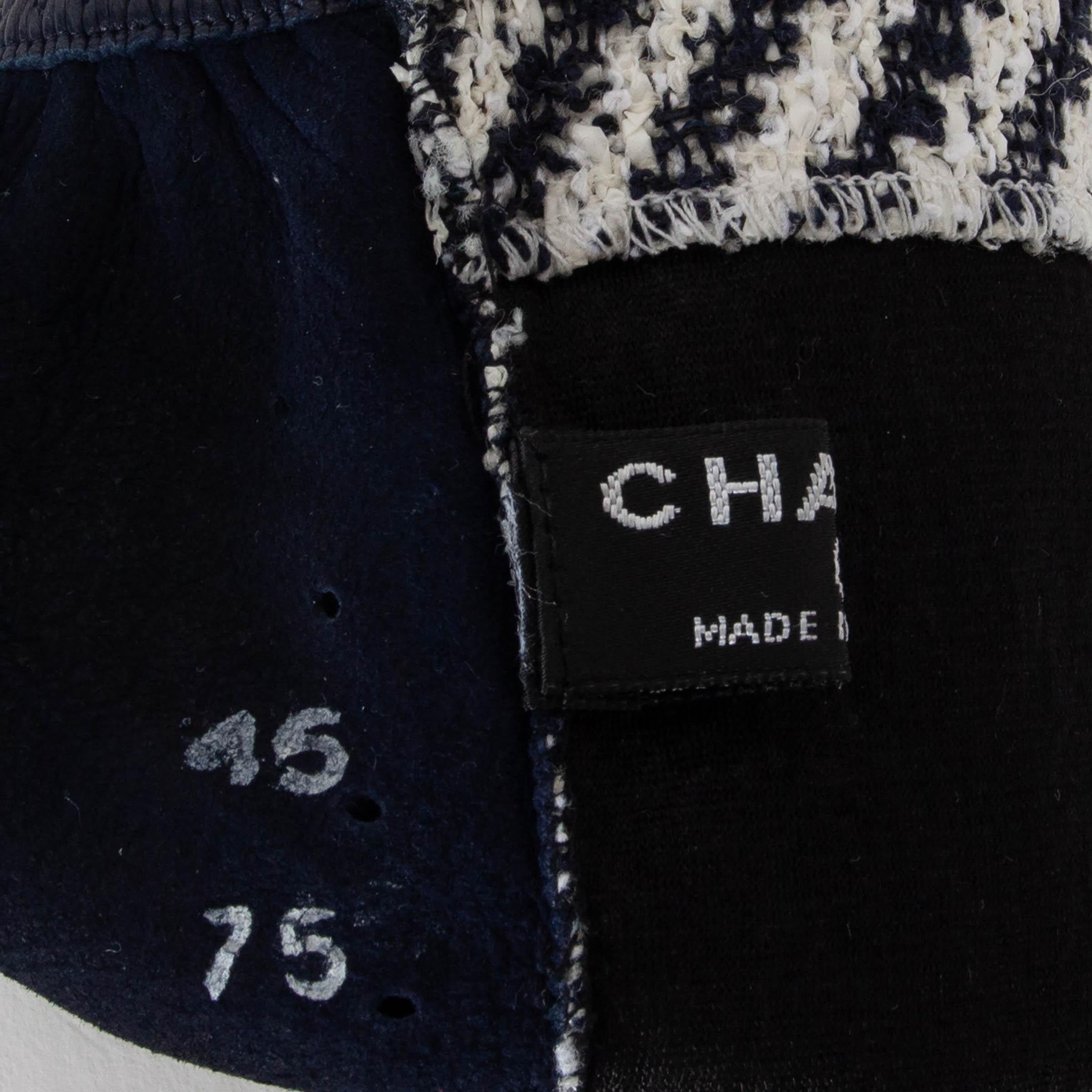 CHANEL midnight blue CC TWEED & LEATHER FINGERLESS Gloves 7.5 For Sale 1