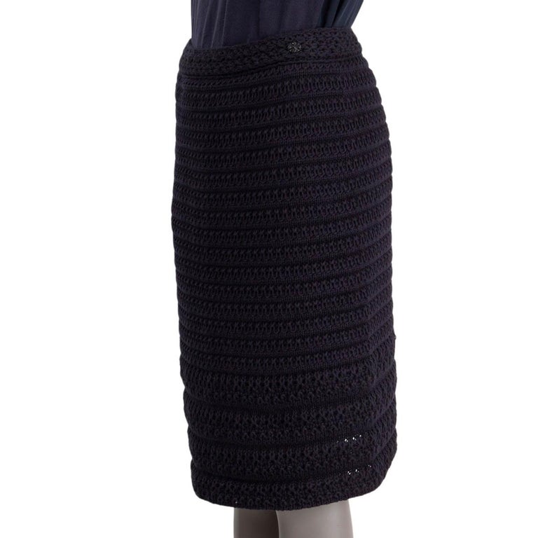 CHANEL midnight blue cotton 2011 11P CROCHET KNIT Skirt 42 L For Sale