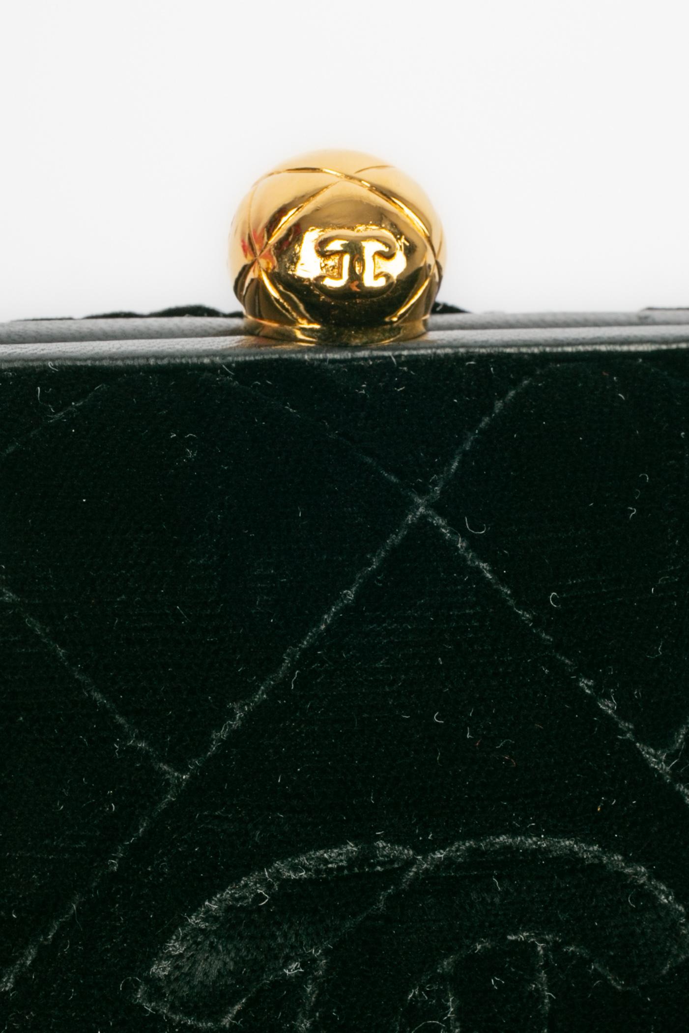 Chanel minaudiere bag 1991-1994 en vente 3