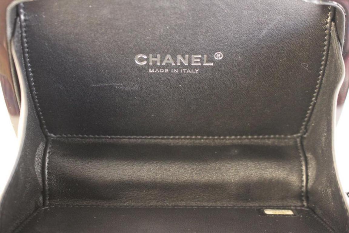Women's Chanel Minaudière ( Extremely Rare ) Compact Powder 6ccty71417 Plexiglass Clutch For Sale