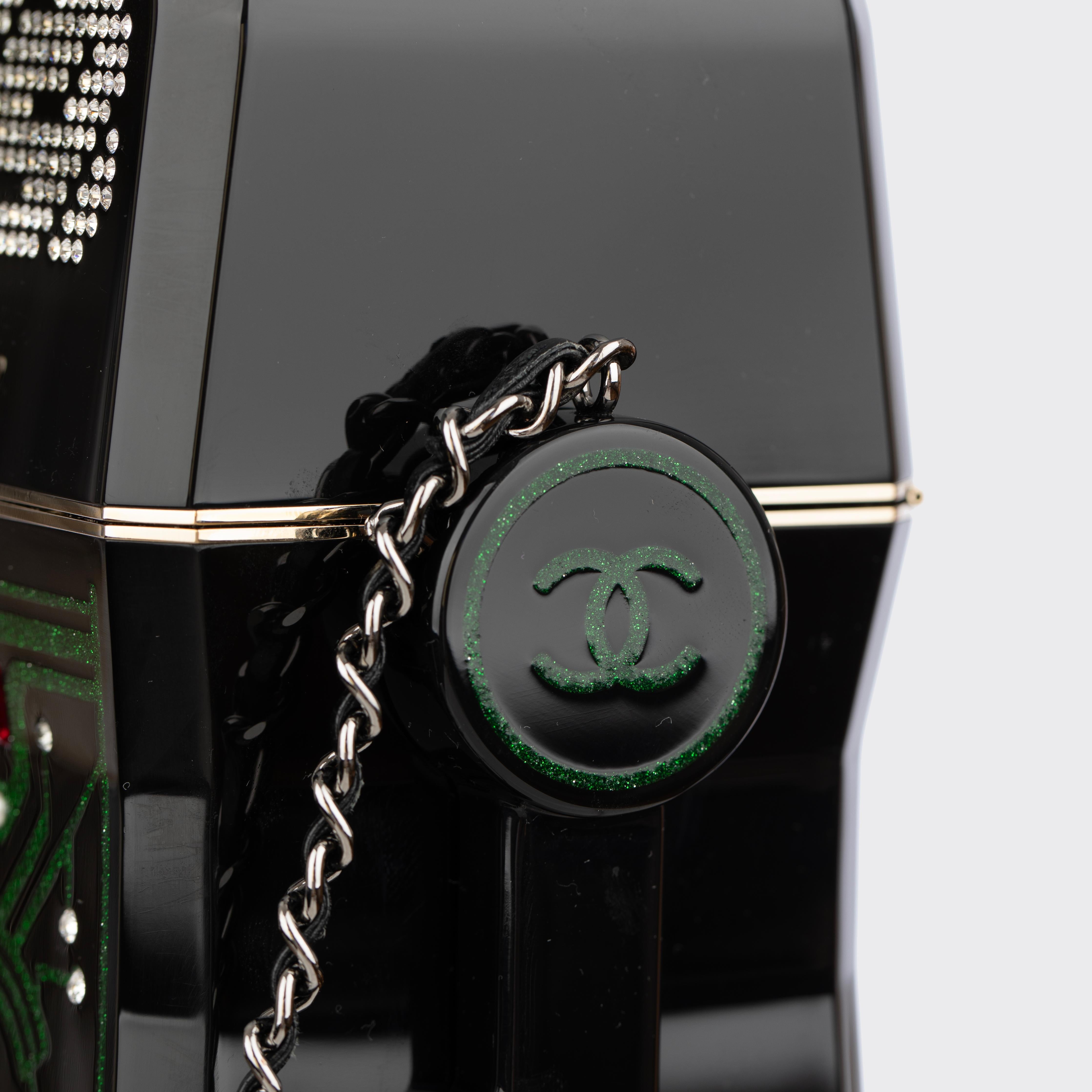 Chanel Minaudière Green Limited Edition Robot Silver-Tone Hardware For Sale 4