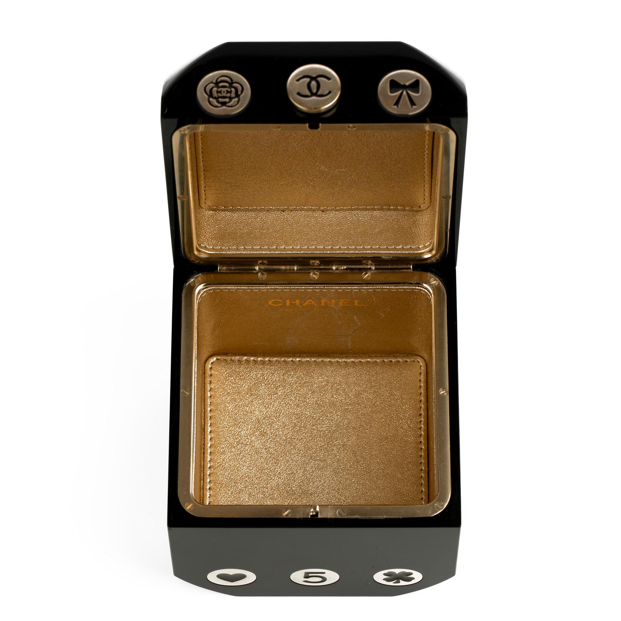 Chanel Minaudière Limited Edition Casino Dice Black Gold-Tone Hardware For Sale 10