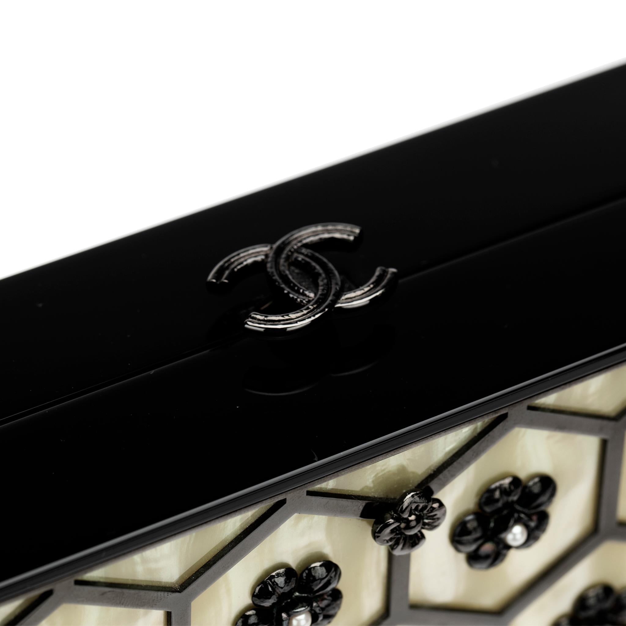 Chanel Minaudière Limited Edition Mother-Of-Pearl Black Hardware 4