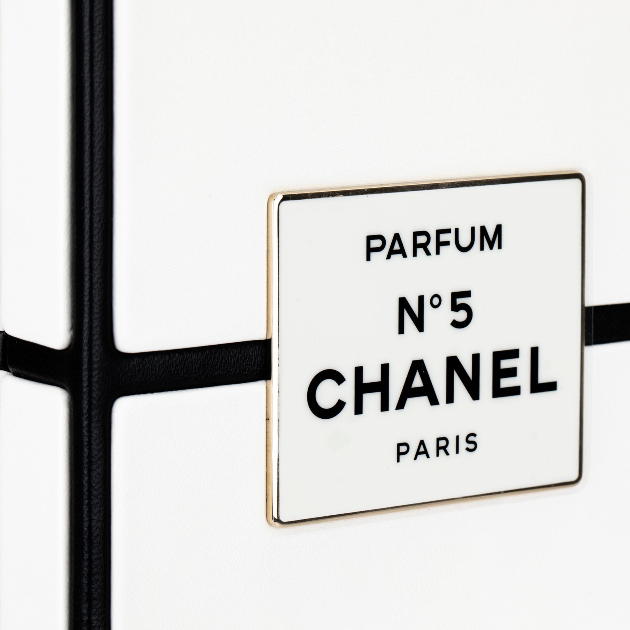 Chanel Minaudière Limited Edition White & Black Chanel No.5 Perfume Box 2