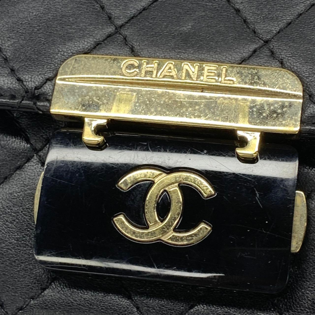 Chanel Mini Beauty Lock Flap Bag Nero Pelle d'agnello Tracolla a catena 2017 in vendita 11