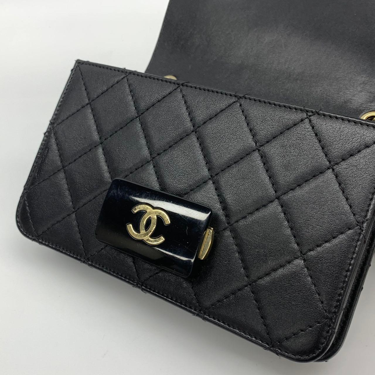 Chanel Mini Beauty Lock Flap Bag Nero Pelle d'agnello Tracolla a catena 2017 in vendita 12