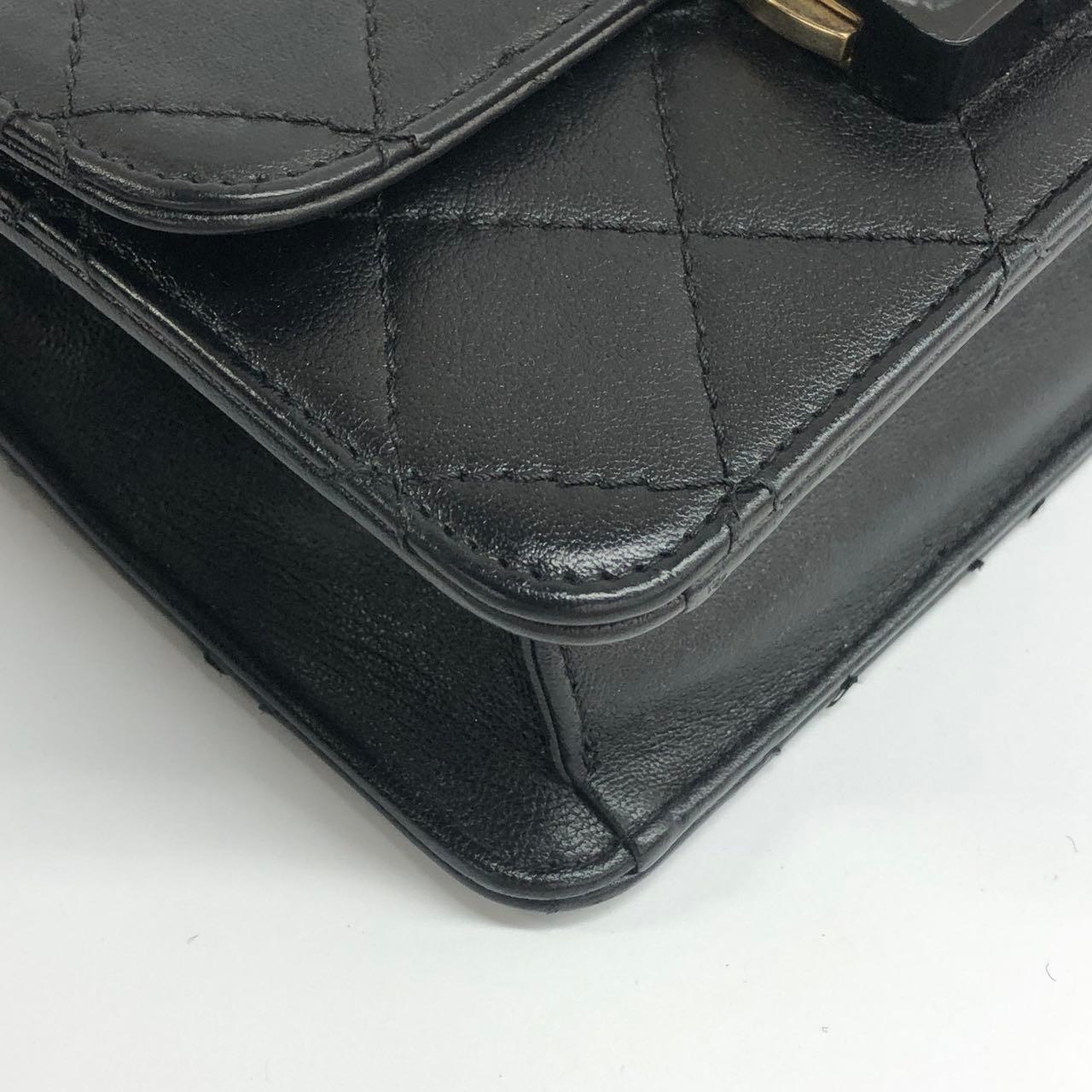 Chanel Mini Beauty Lock Flap Bag Nero Pelle d'agnello Tracolla a catena 2017 in vendita 3