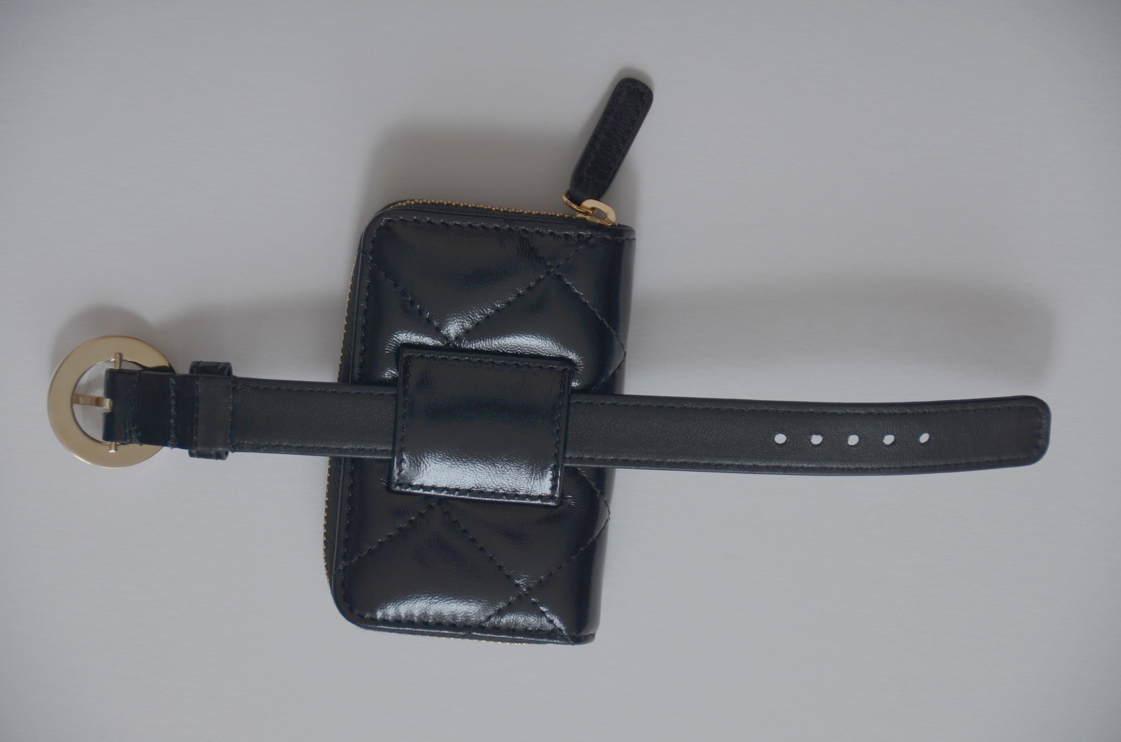 CHANEL MINI Schwarz Flap Geldbörse Armband Armband Glänzendes Leder NEU 4