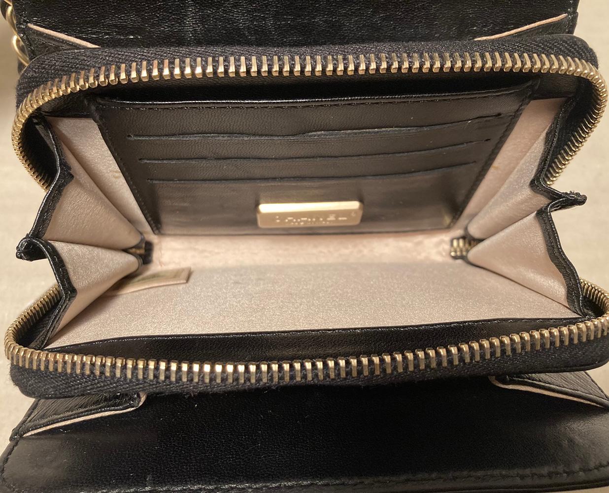 Chanel Mini Borsa a tracolla Classic Leather in vernice nera 3
