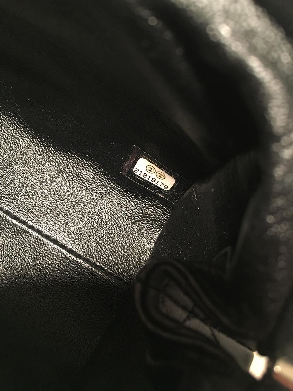Chanel Mini Black Patent Leather Kiss lock Shoulder Bag 2