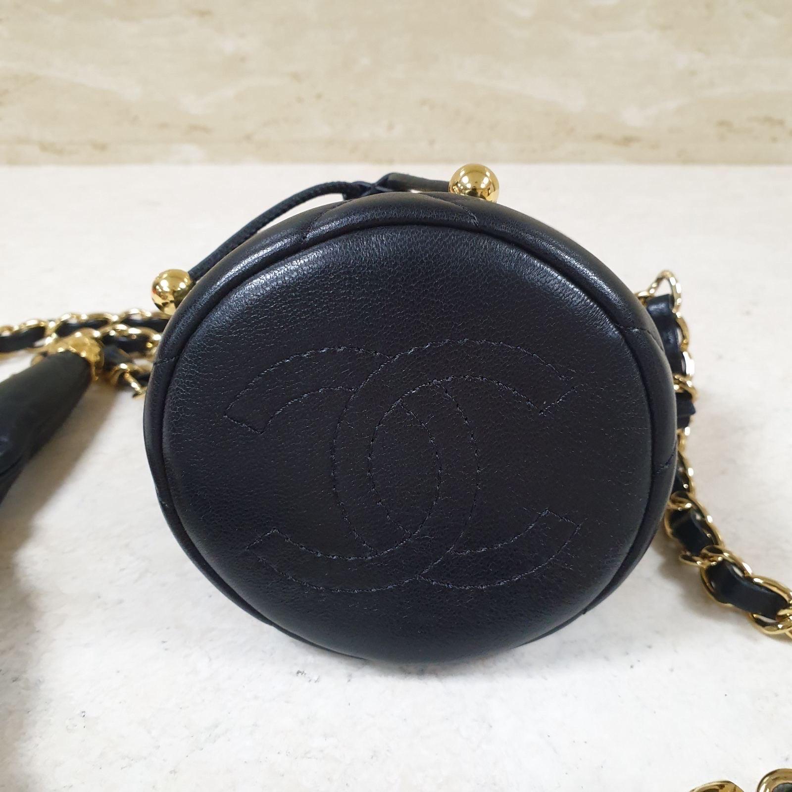 Chanel Mini Bucket Fluffy Chain Black Lambskin Gold Hardware Bag  For Sale 3