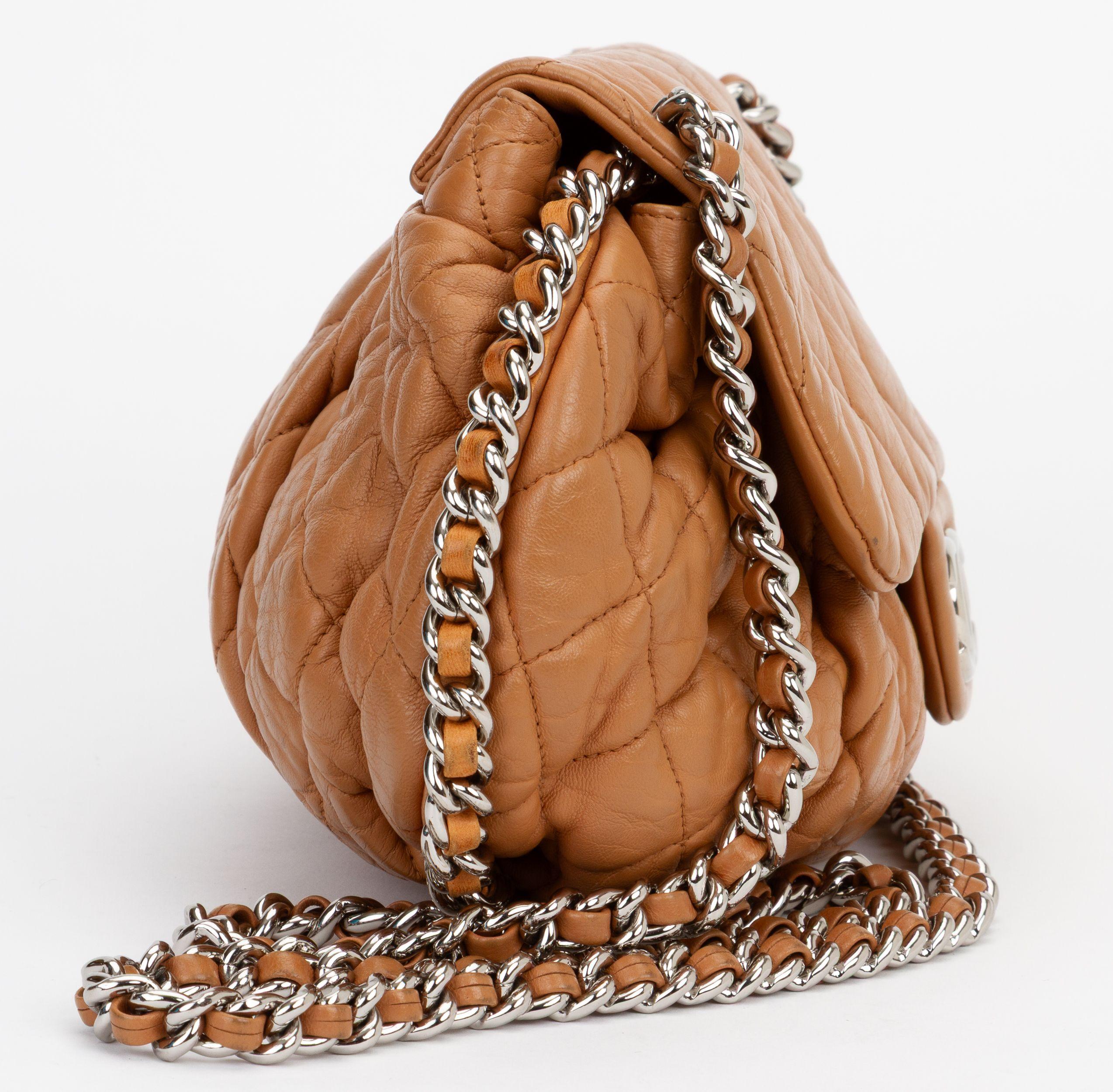 Marrone Mini borsa a tracolla a catena di Chanel in vendita