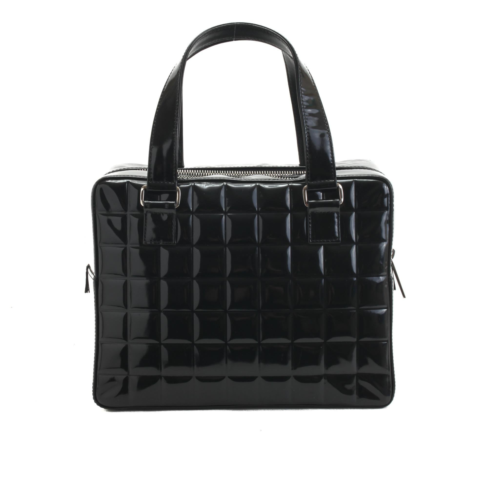 Chanel Mini Chocolate Bar Handbag In Excellent Condition For Sale In Montreal, QC