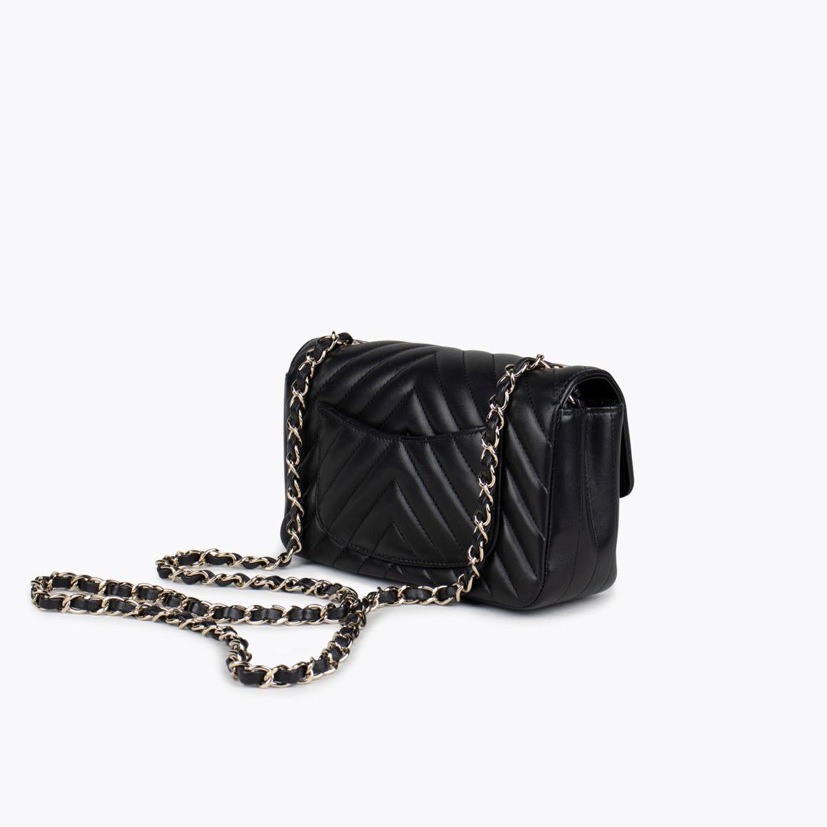 Chanel Mini Classic Chevron Flap Bag In Excellent Condition For Sale In Sundbyberg, SE