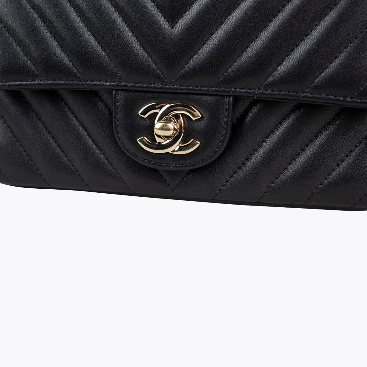 Women's Chanel Mini Classic Chevron Flap Bag For Sale