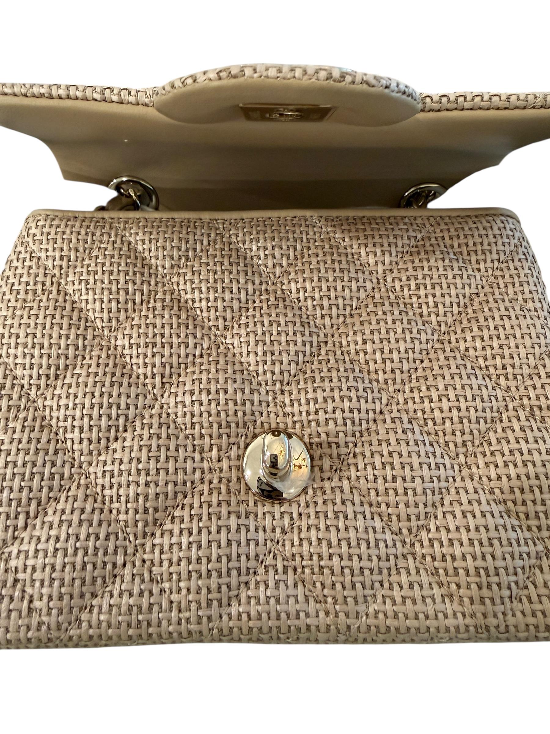 Chanel Mini Classic Square Flap Bag Beige Scuro Hardware Oro Nuovo in vendita 5