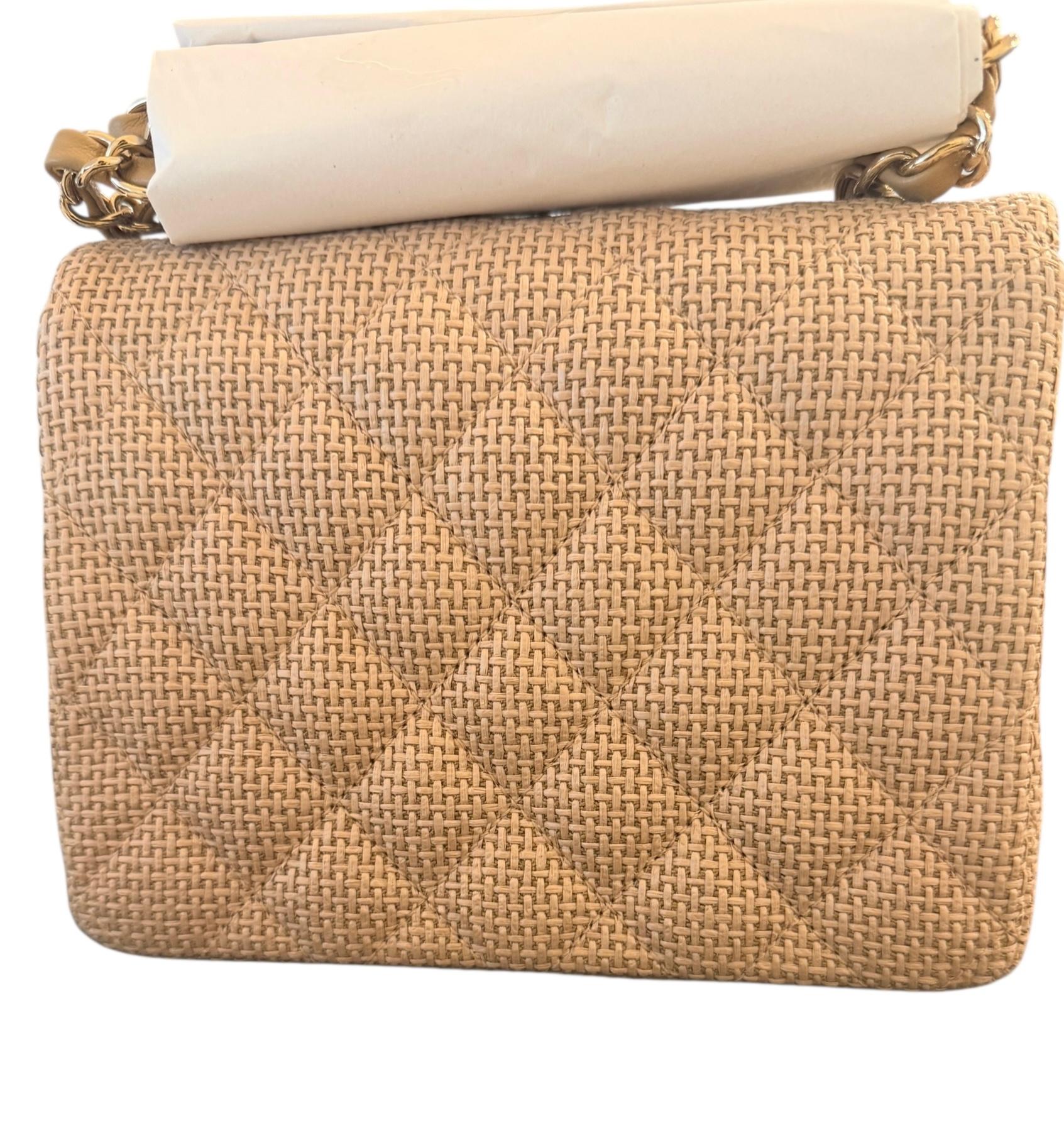 Marrone Chanel Mini Classic Square Flap Bag Beige Scuro Hardware Oro Nuovo in vendita