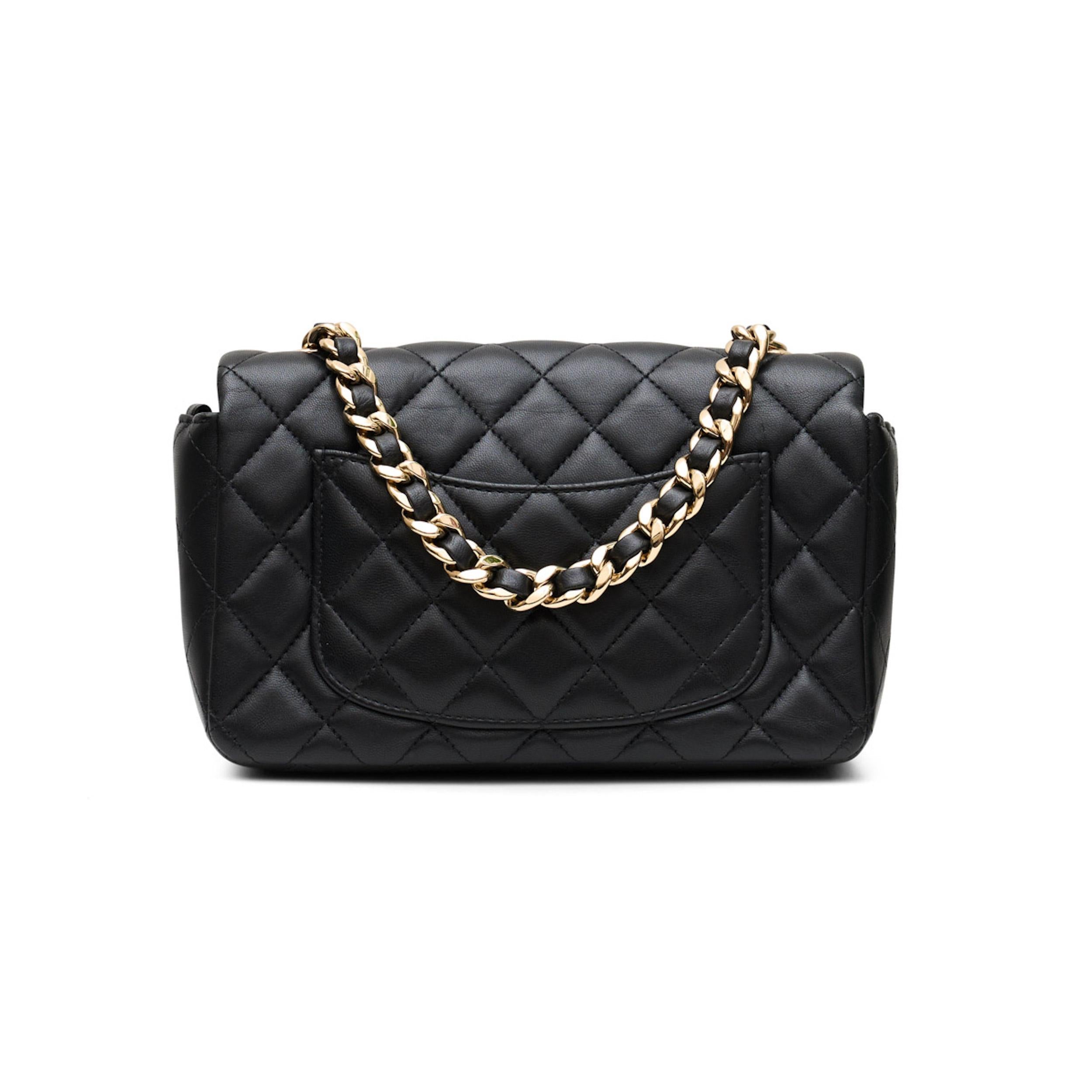Chanel Mini Coco Charms Flap Bag Black In Good Condition For Sale In London, GB