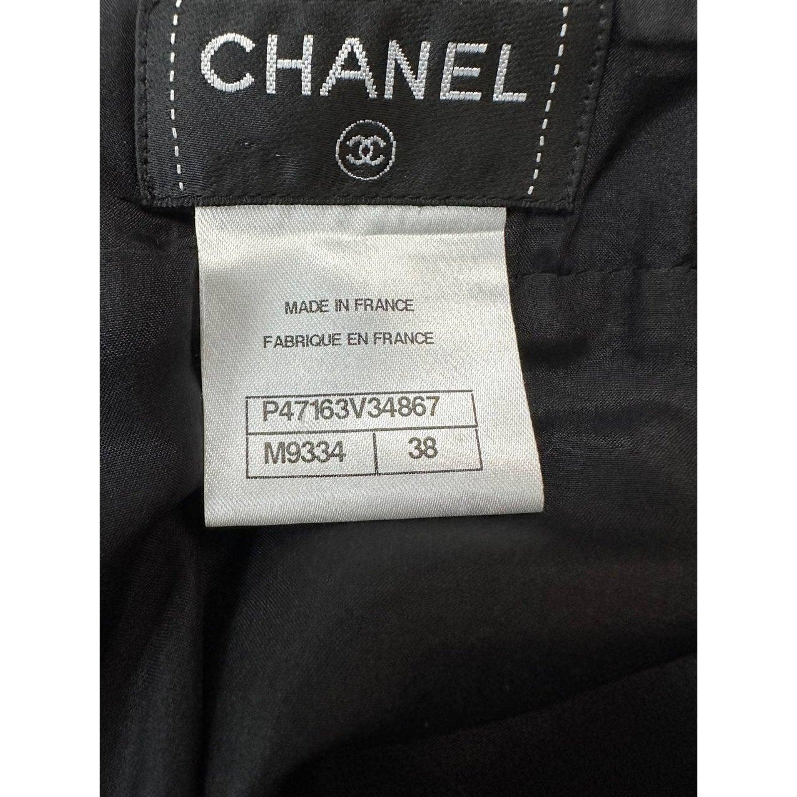 Nero Gonna Chanel Mini con abbellimento in cristallo Sz.38 in vendita