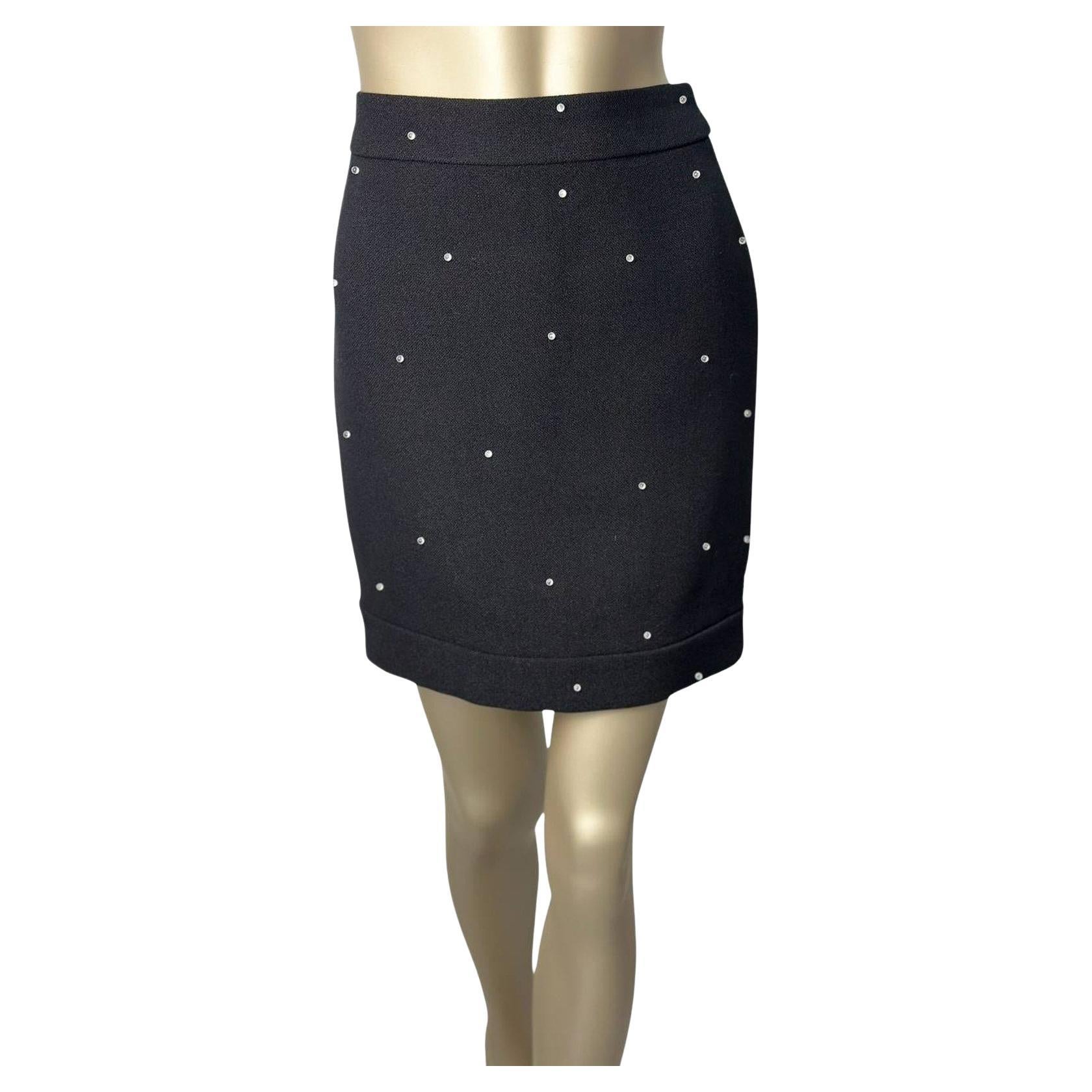 Gonna Chanel Mini con abbellimento in cristallo Sz.38 in vendita