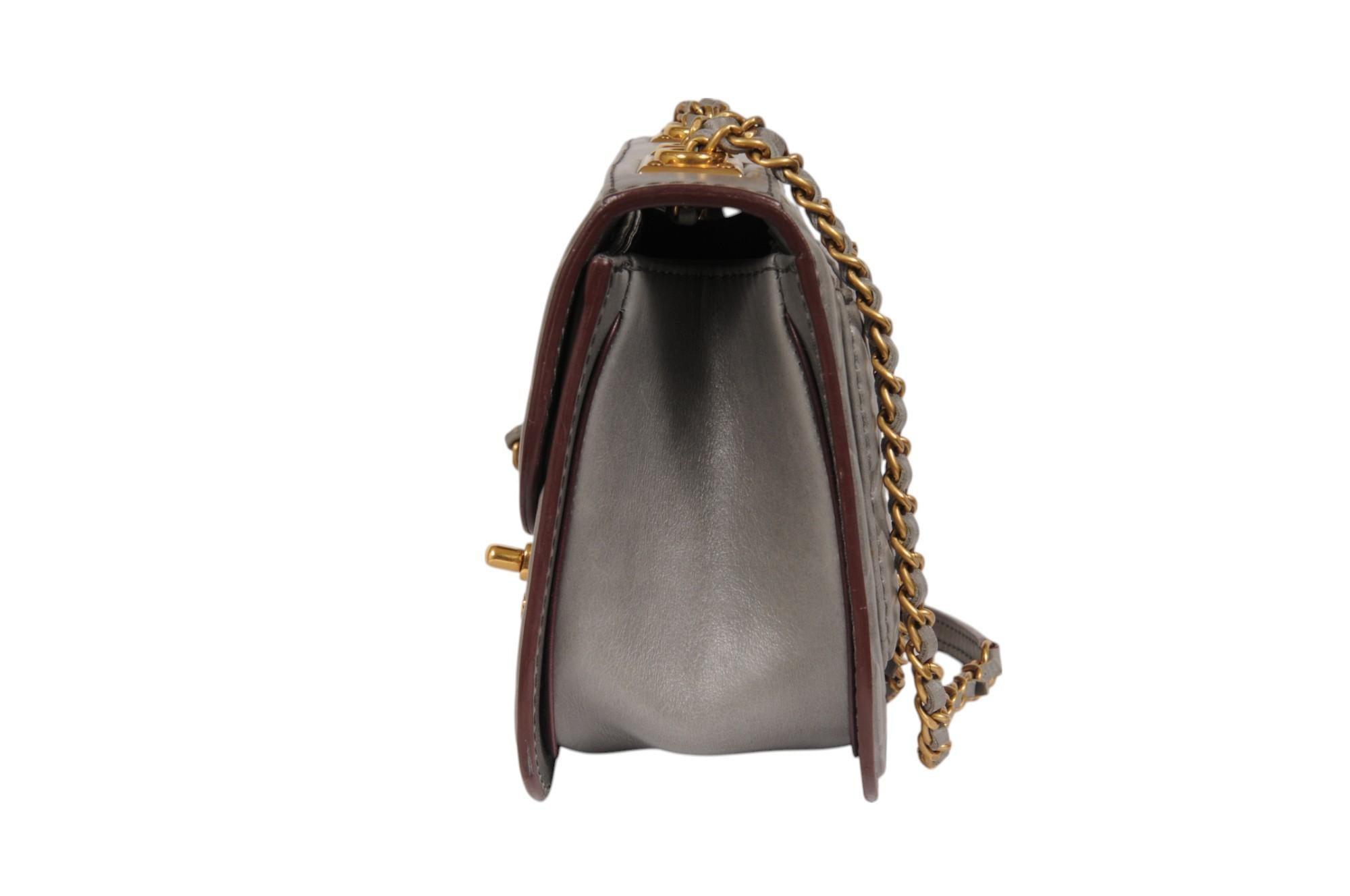 Chanel Mini Flap Bag Grey Debased Aged Calfskin CC Logo Gold Hardware Cross en vente 3