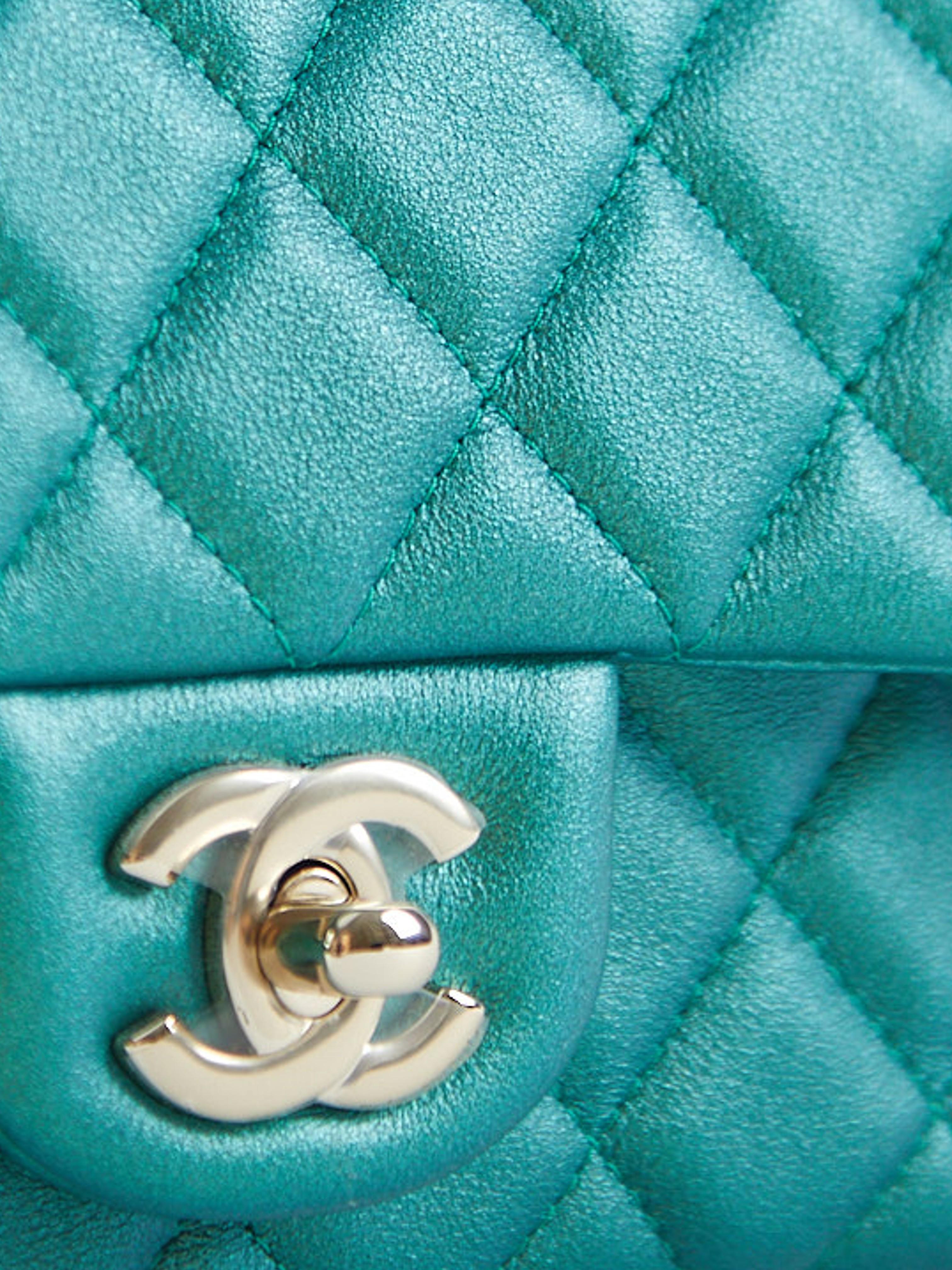 CHANEL MINI FLAP BAG PEARLESCENT GREEN Lambskin Leather with Champagne Hardware 2