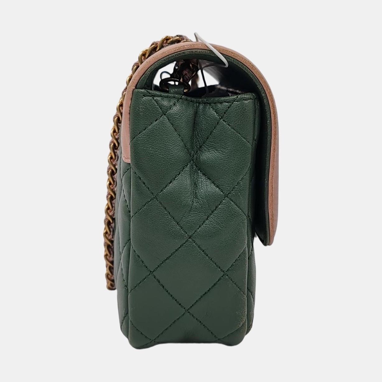 Noir Chanel Mini Flap Green Lambskin Pink Edges Crossbody Bag en vente