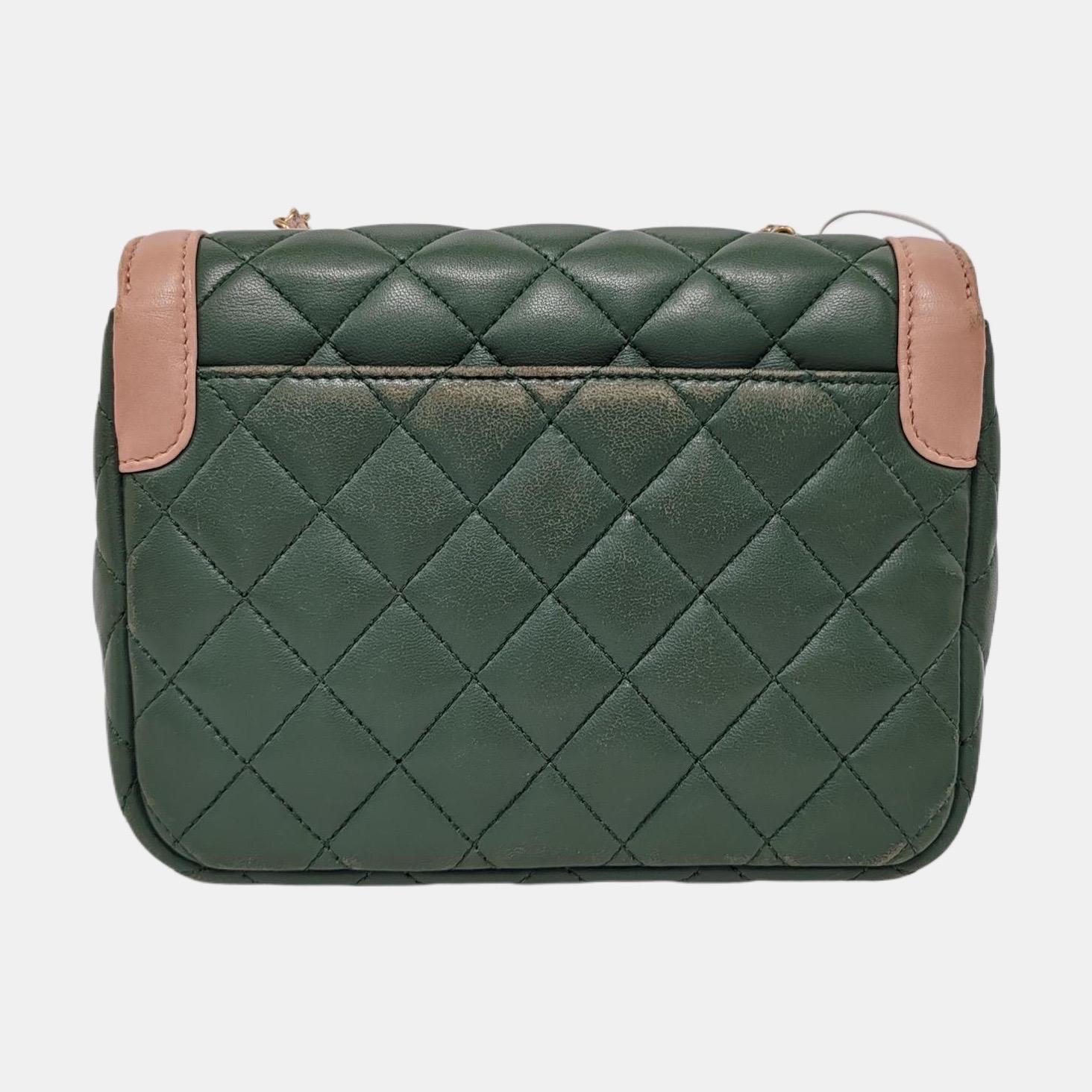 Chanel Mini Flap Green Lambskin Pink Edges Crossbody Bag Pour femmes en vente