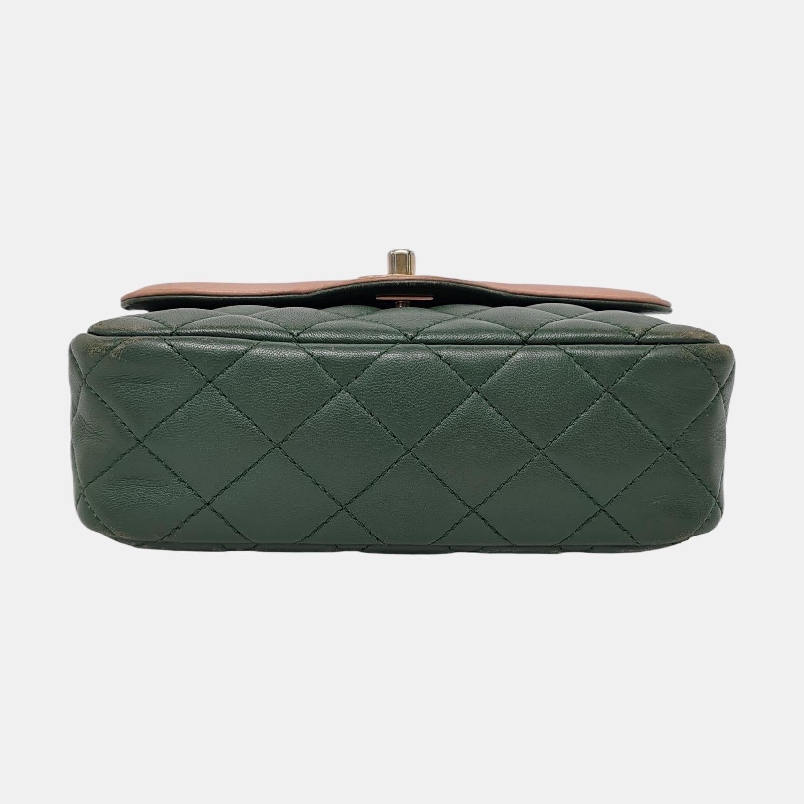 Chanel Mini Flap Green Lambskin Pink Edges Crossbody Bag en vente 3