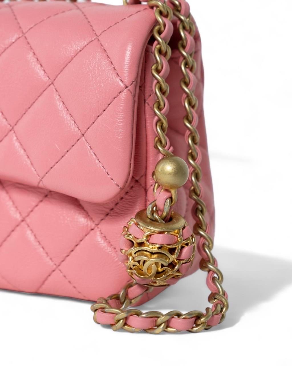 Women's Chanel Mini Flap Pearl Crush Pelle Rosa Borsa a Tracolla For Sale