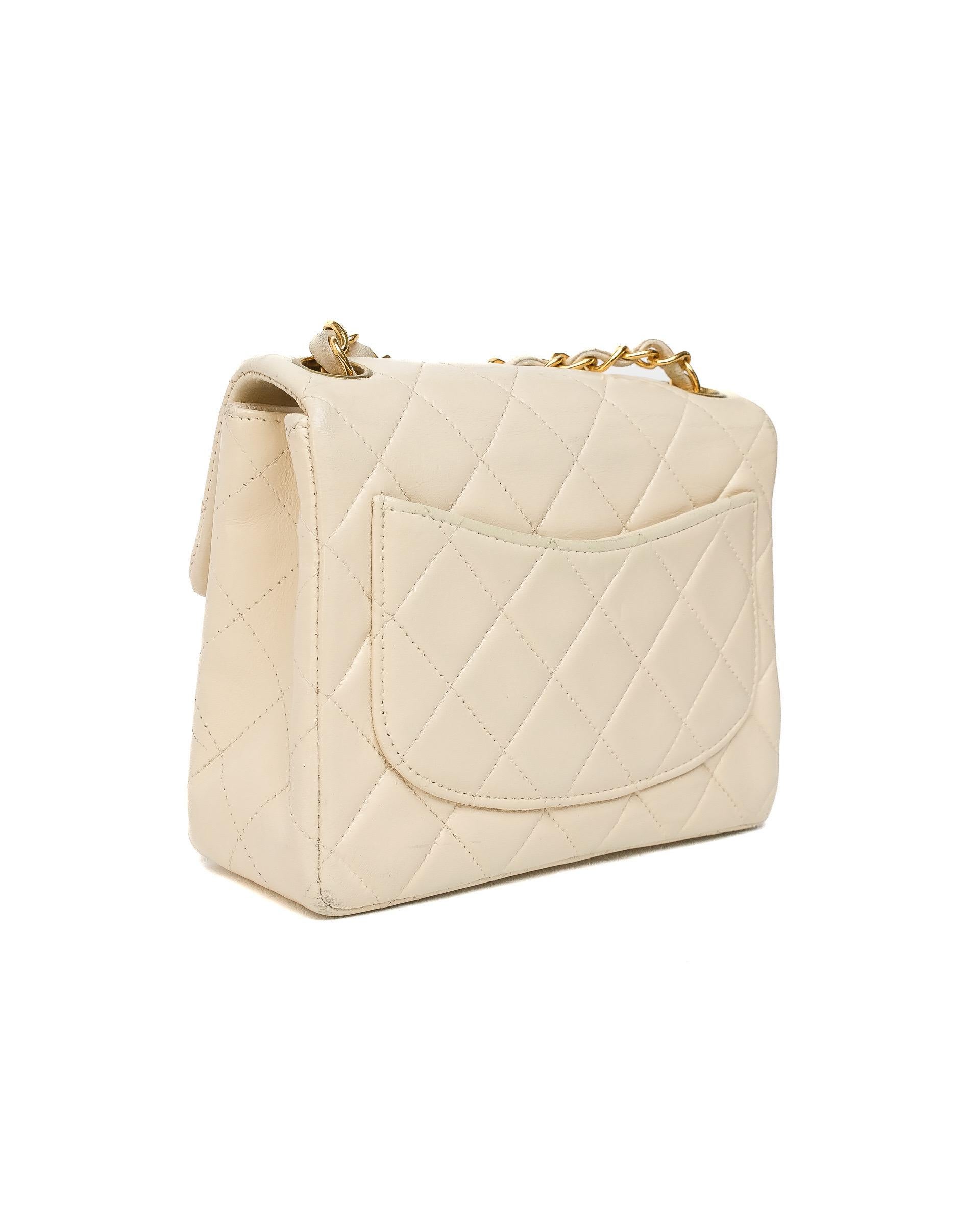 Chanel Mini Flap Timeless Crema en vente 3