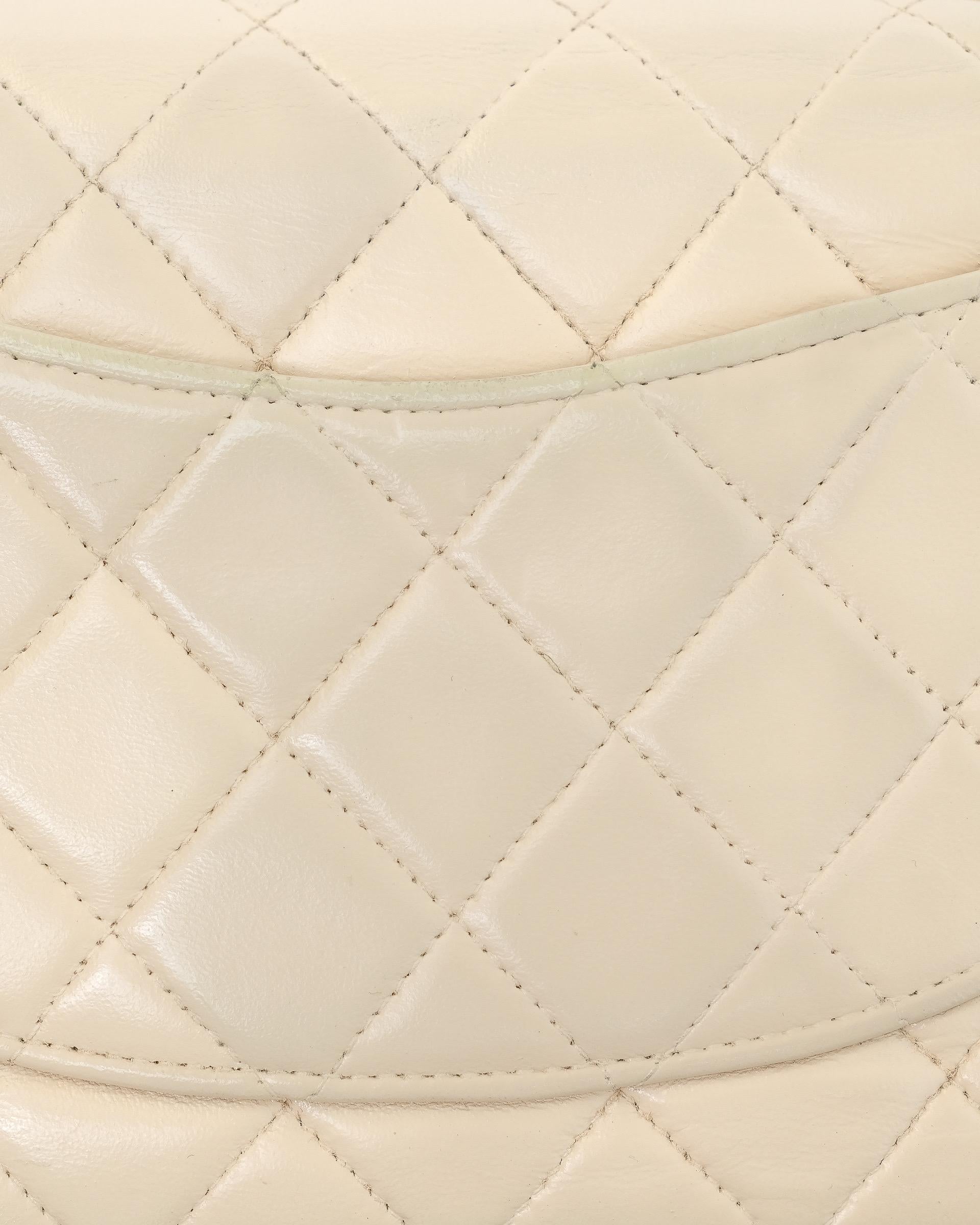 Chanel Mini Flap Timeless Crema en vente 4