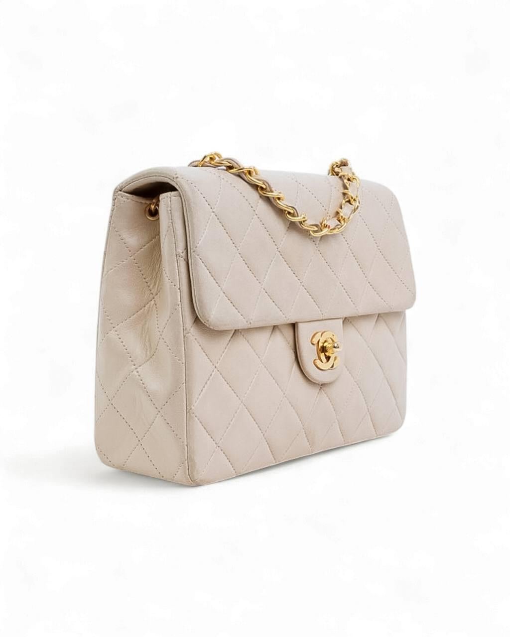 Chanel Mini Flap Vintage Beige Pour femmes en vente