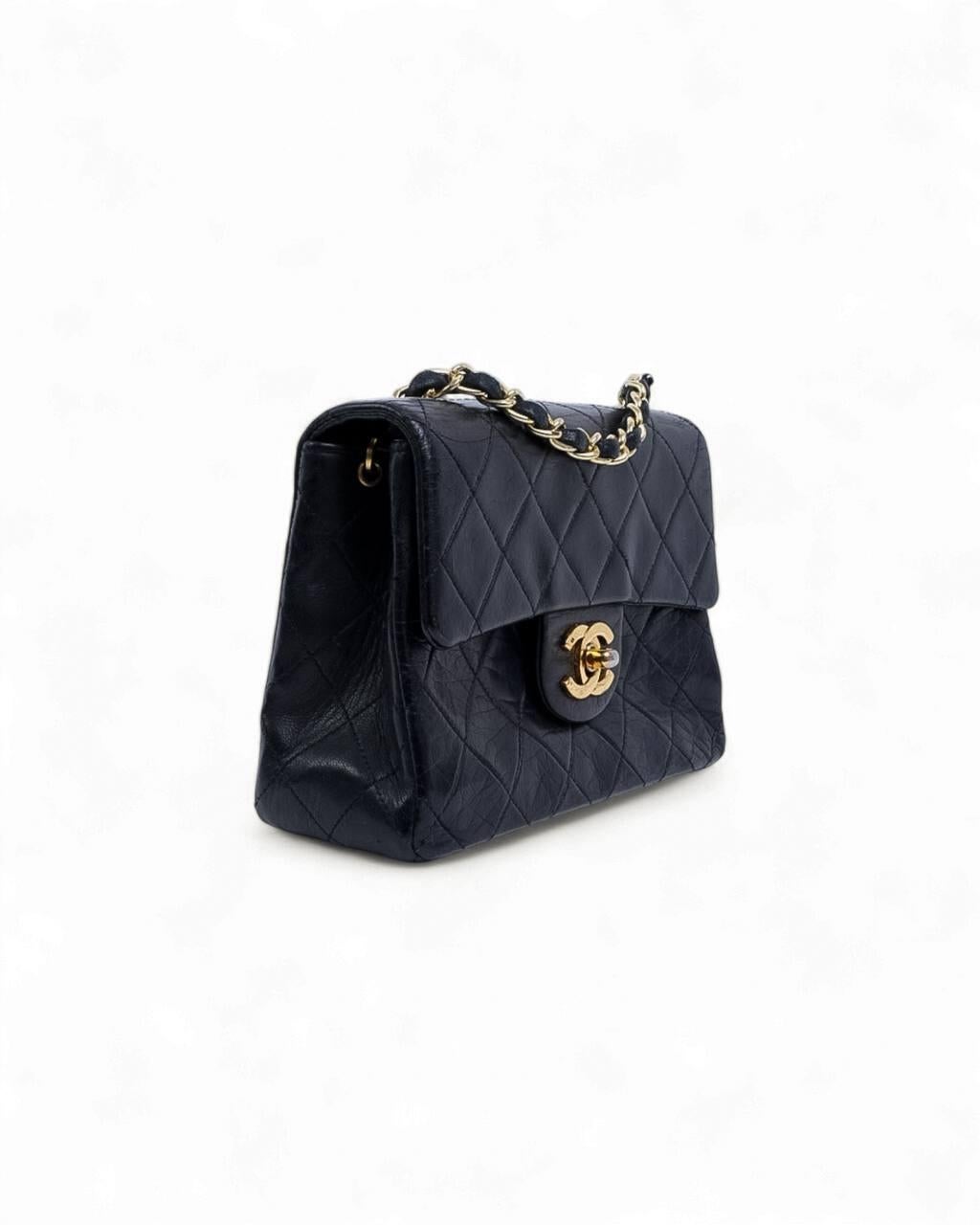 Chanel Mini Flap Vintage Negro 90s en Bueno estado para la venta en Torre Del Greco, IT